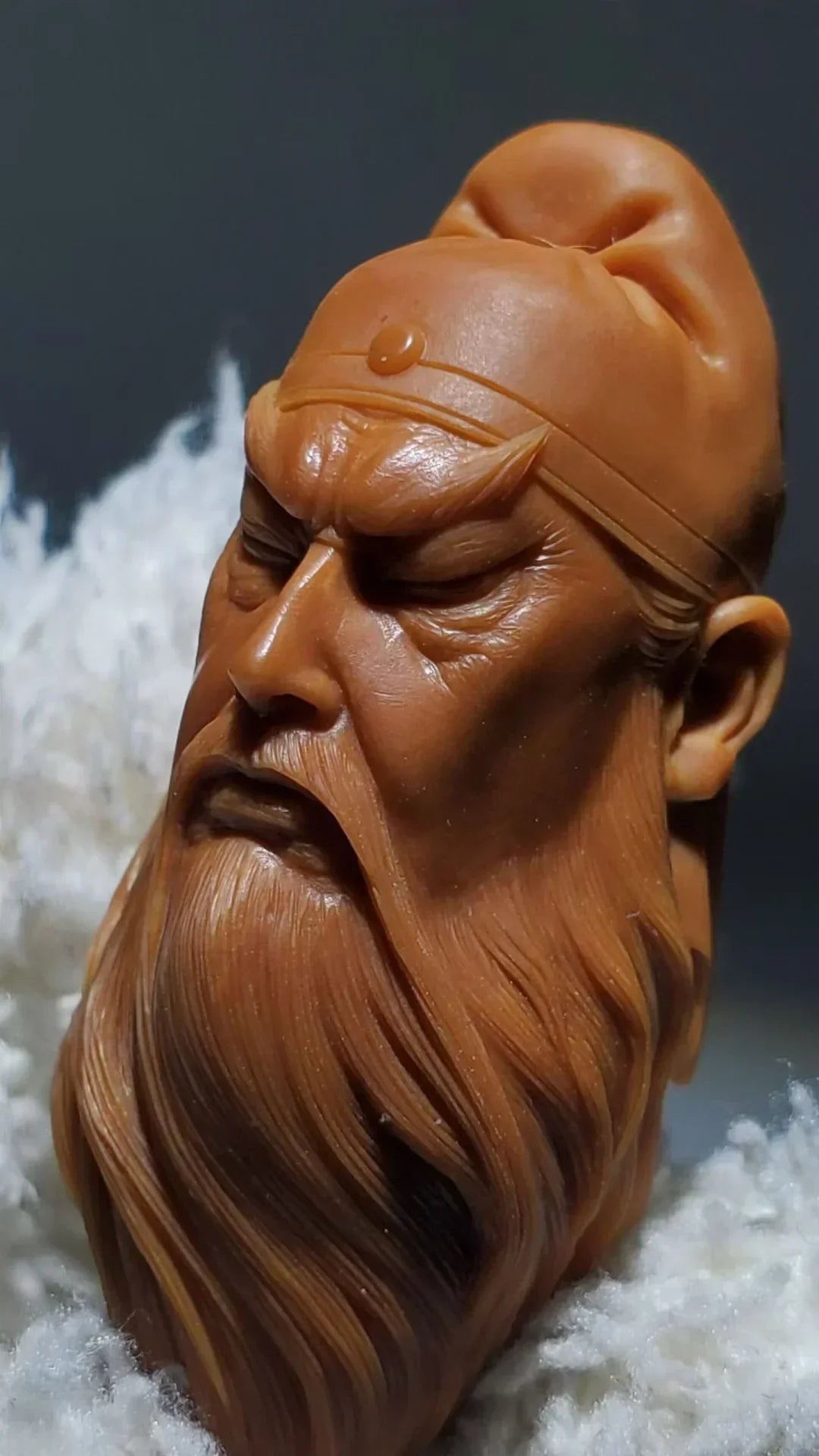 What Is He Diao? The Chinese Art of Carving Stories Into a Seed