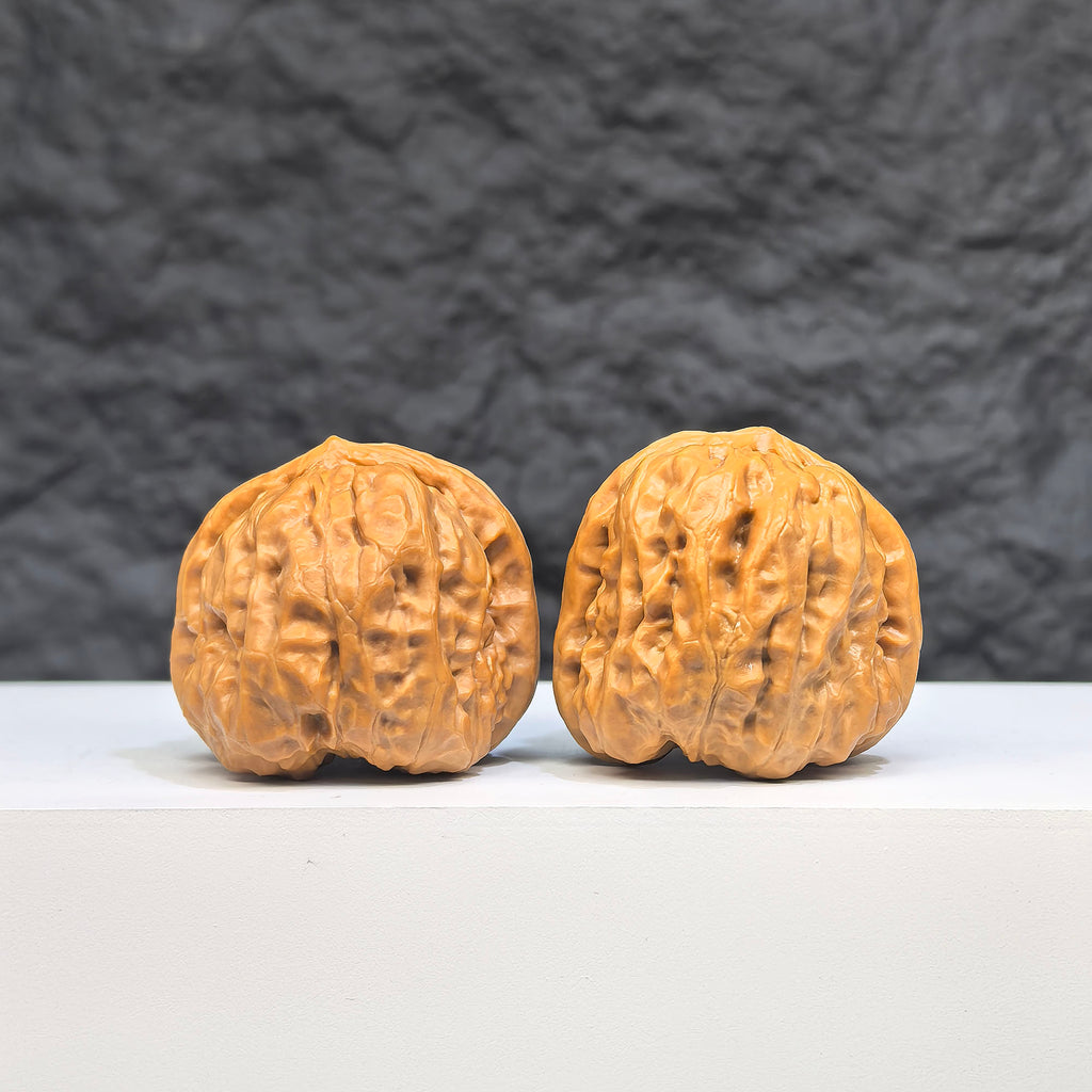 Wenwan Art Toad Crystal Frog classic Wenwan Walnut, 32mm x 34mm, detailed carved gemstone pair, collectible art piece.