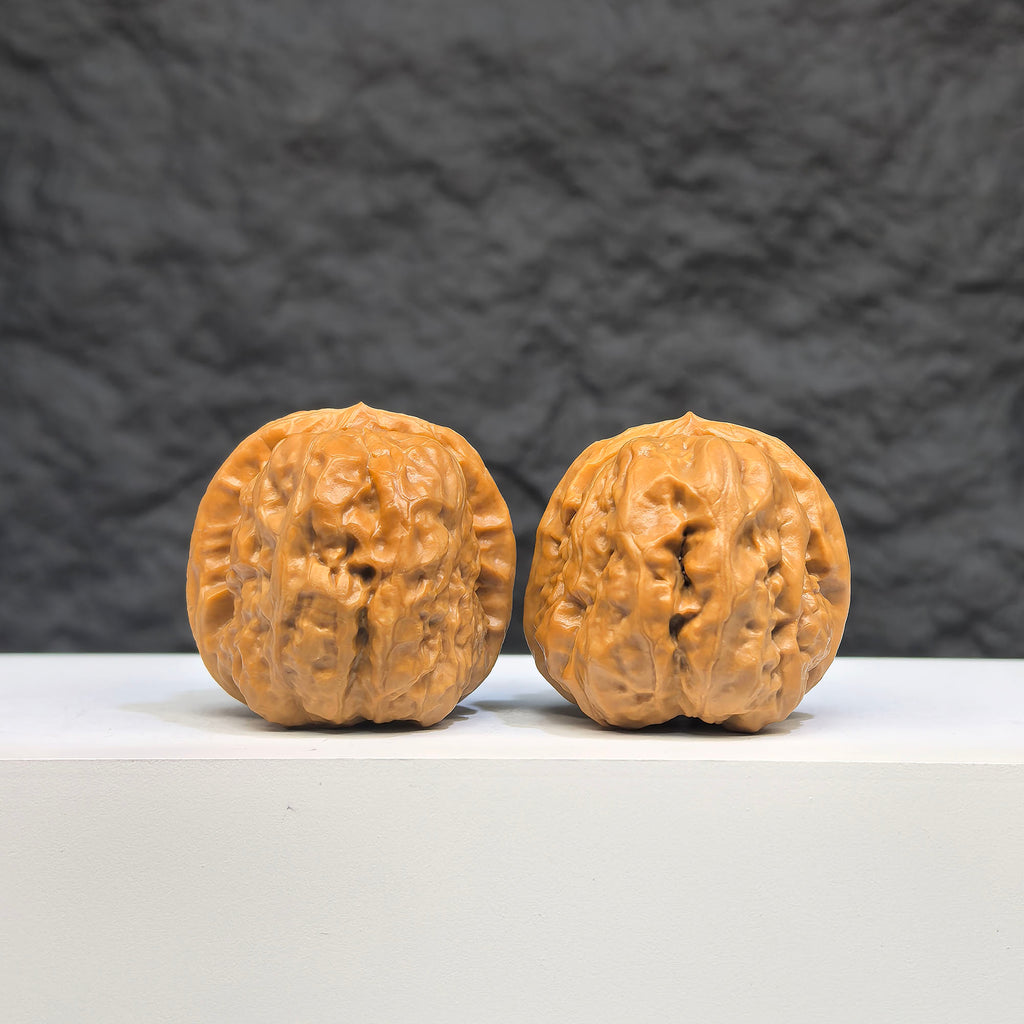 Wenwan Art Toad Crystal Frog Wenwan Walnut pair, 32x36mm, intricately carved water crystal frogs on walnut bases.