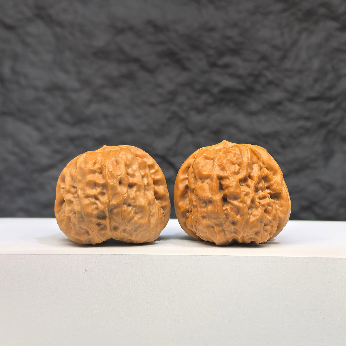 Wenwan Art Toad Crystal Frog Wenwan Walnut pair, 36mm x 39mm, detailed carved water crystal frogs for collection or display.