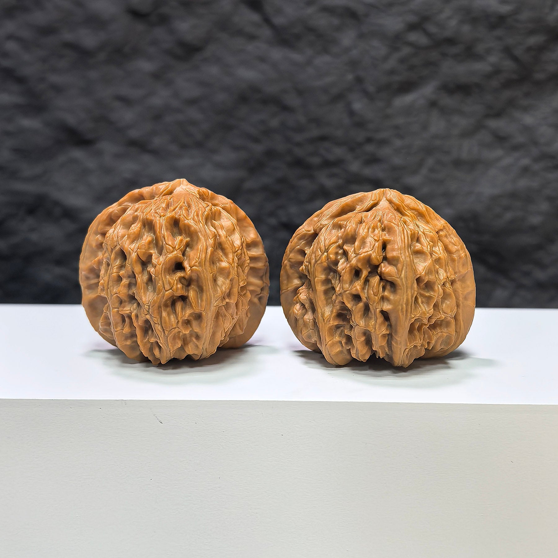 【收藏級】球形白獅子 文玩核桃 (4.1 × 4.1cm) | [Collector's Grade] Spherical White Lion Walnut (4.1 × 4.1cm) - SKU: BSZ-1A0