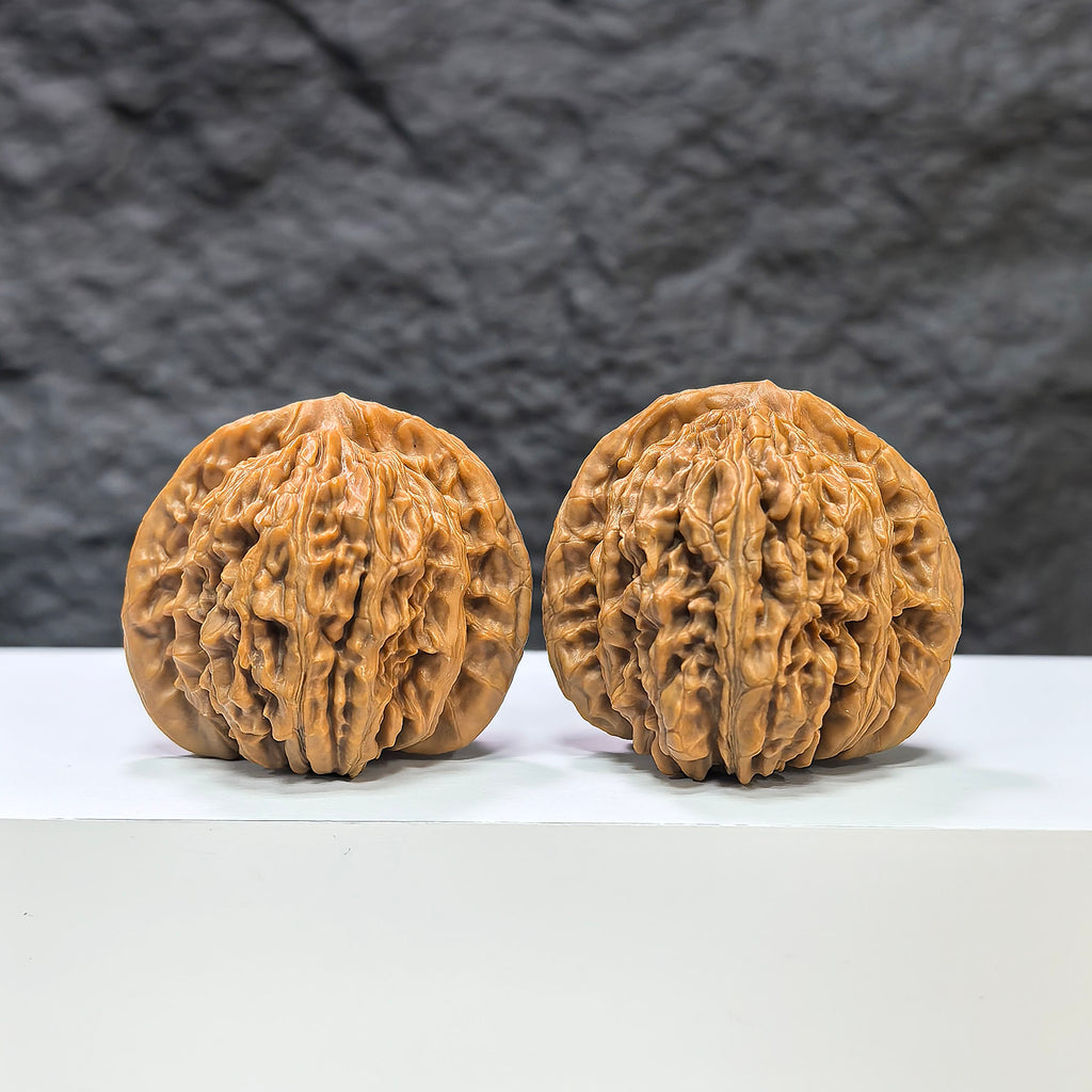 Wenwan Art Sizuolou Classic Wenwan Walnut pair, 41mm x 38mm, featuring polished wood with natural grain and smooth finish.