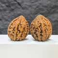 Wenwan Art Sizuolou classic Wenwan walnut pair, 41mm x 40mm, detailed natural walnut surface, traditional Chinese carvings