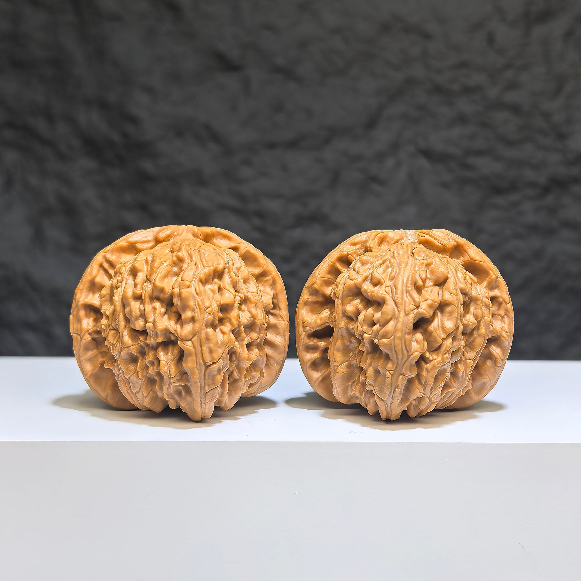 【收藏級】球形白獅子 文玩核桃 (4.3 × 4.2cm) | [Collector's Grade] Spherical White Lion Walnut (4.3 × 4.2cm) - SKU: QXBSZ-1Z2