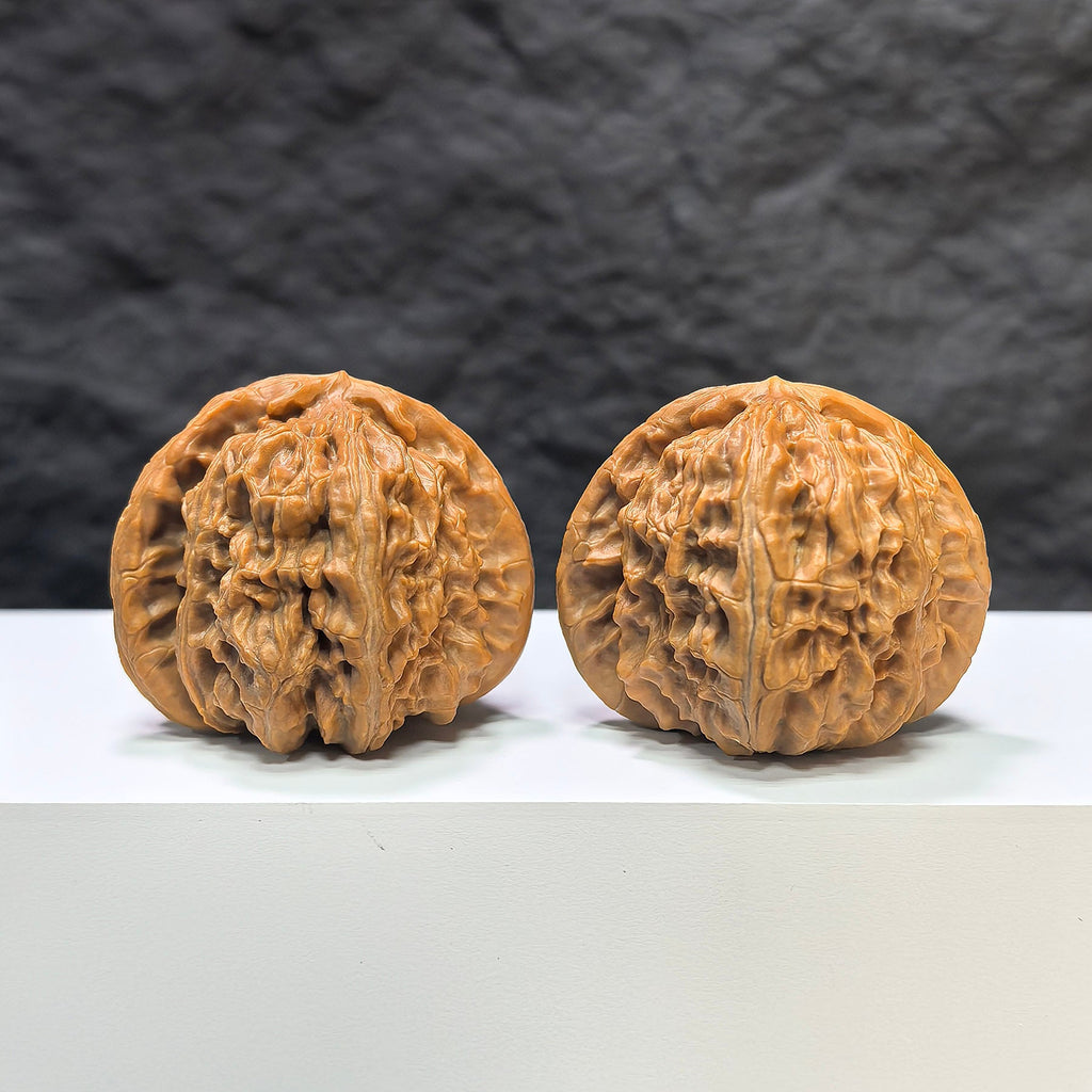 【收藏級】三角白獅子 文玩核桃 (4.4 × 4.3cm) | [Collector's Grade] Tri-Angular White Lion Walnut (4.4 × 4.3cm) - SKU: BSZ-1A2