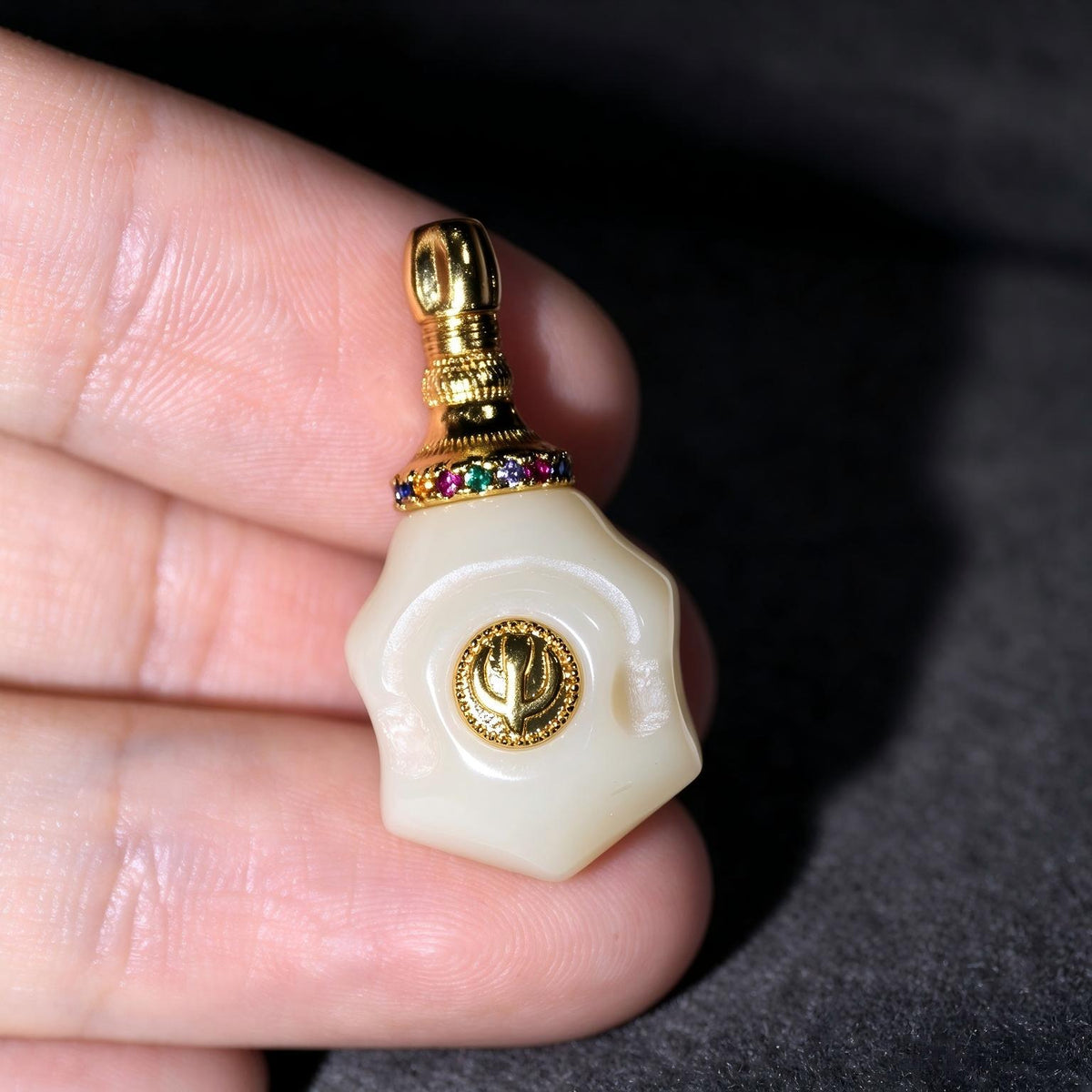 ST-21 | White Guru Bead with Copper Detail - 13.3 mm