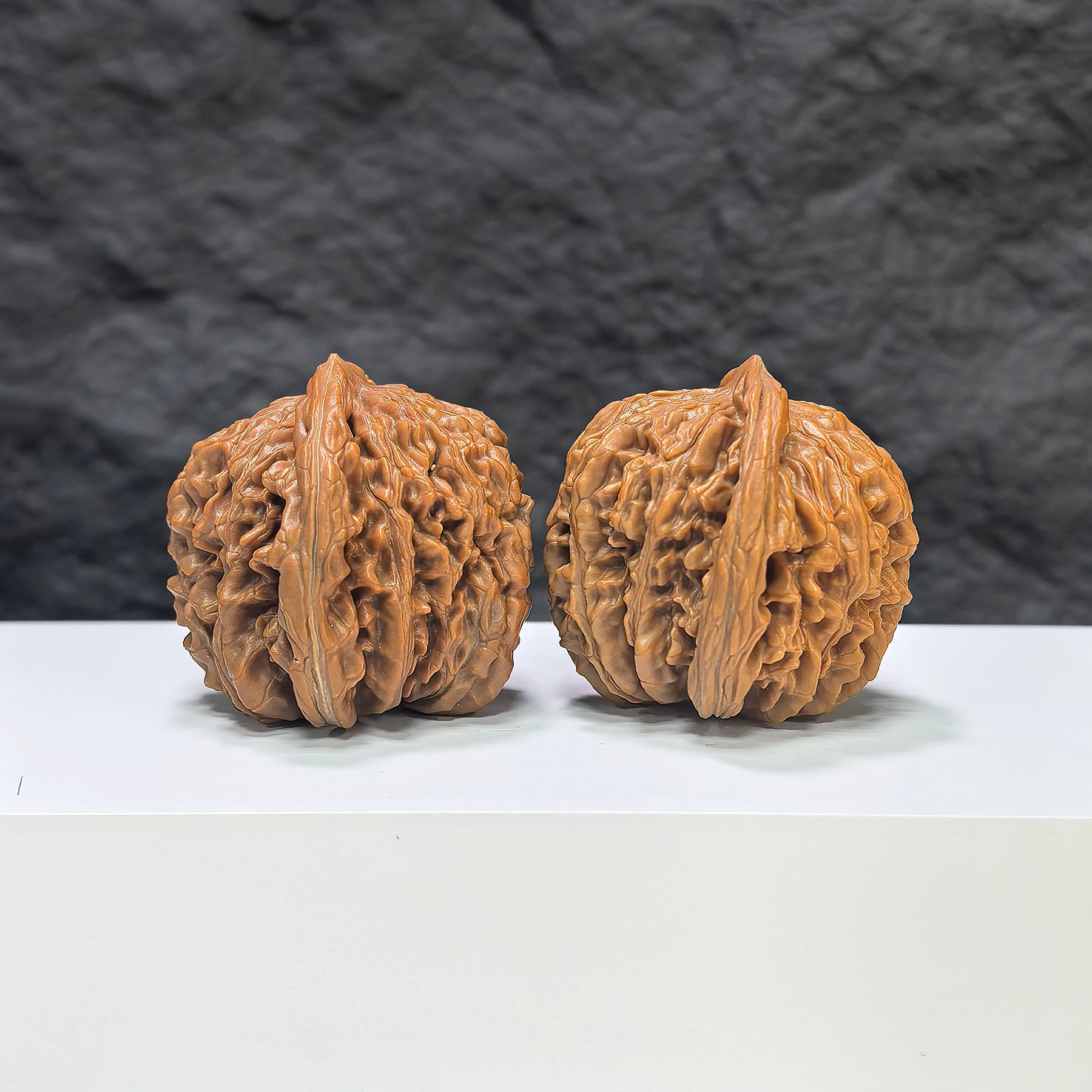 Selected grade Sizuolou Wenwan walnut, 4.1×4.0cm, showing smooth texture and natural wood grain for traditional Chinese art and collectibles.
