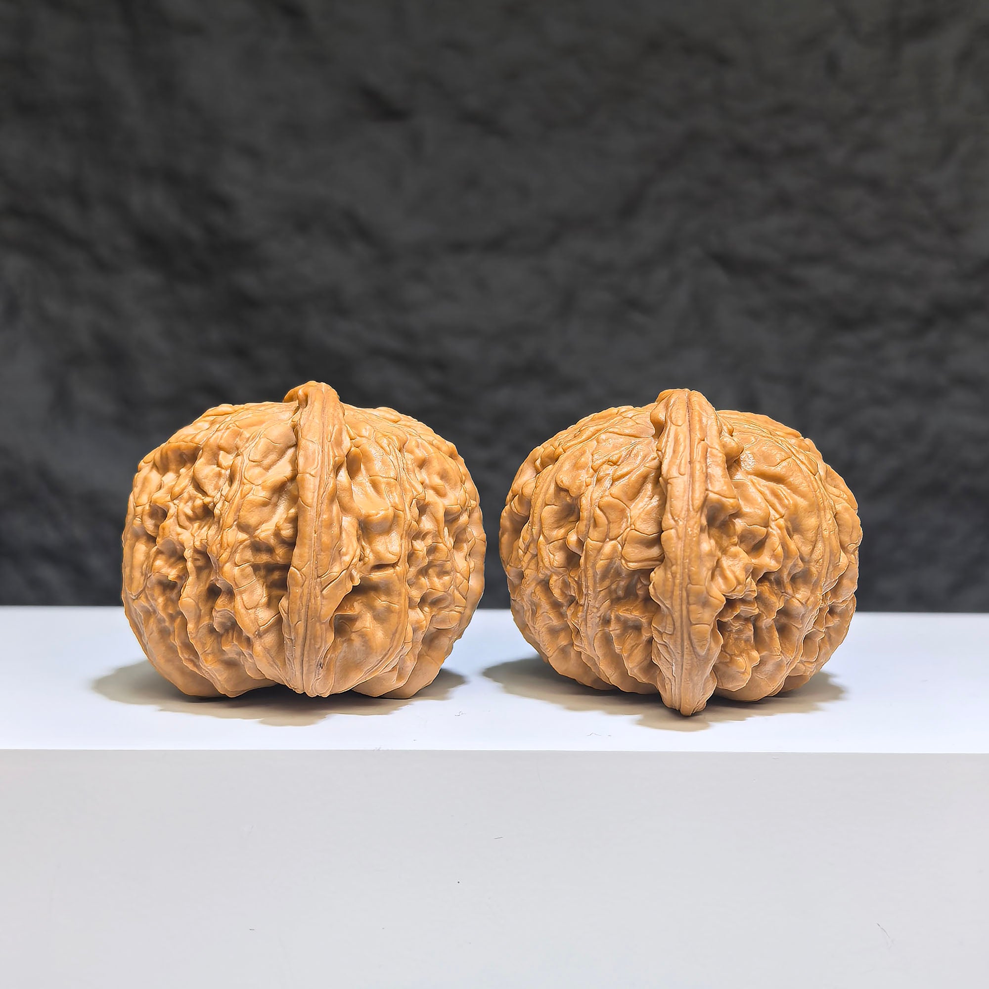 【收藏級】球形白獅子 文玩核桃 (4.3 × 4.2cm) | [Collector's Grade] Spherical White Lion Walnut (4.3 × 4.2cm) - SKU: QXBSZ-1Z2
