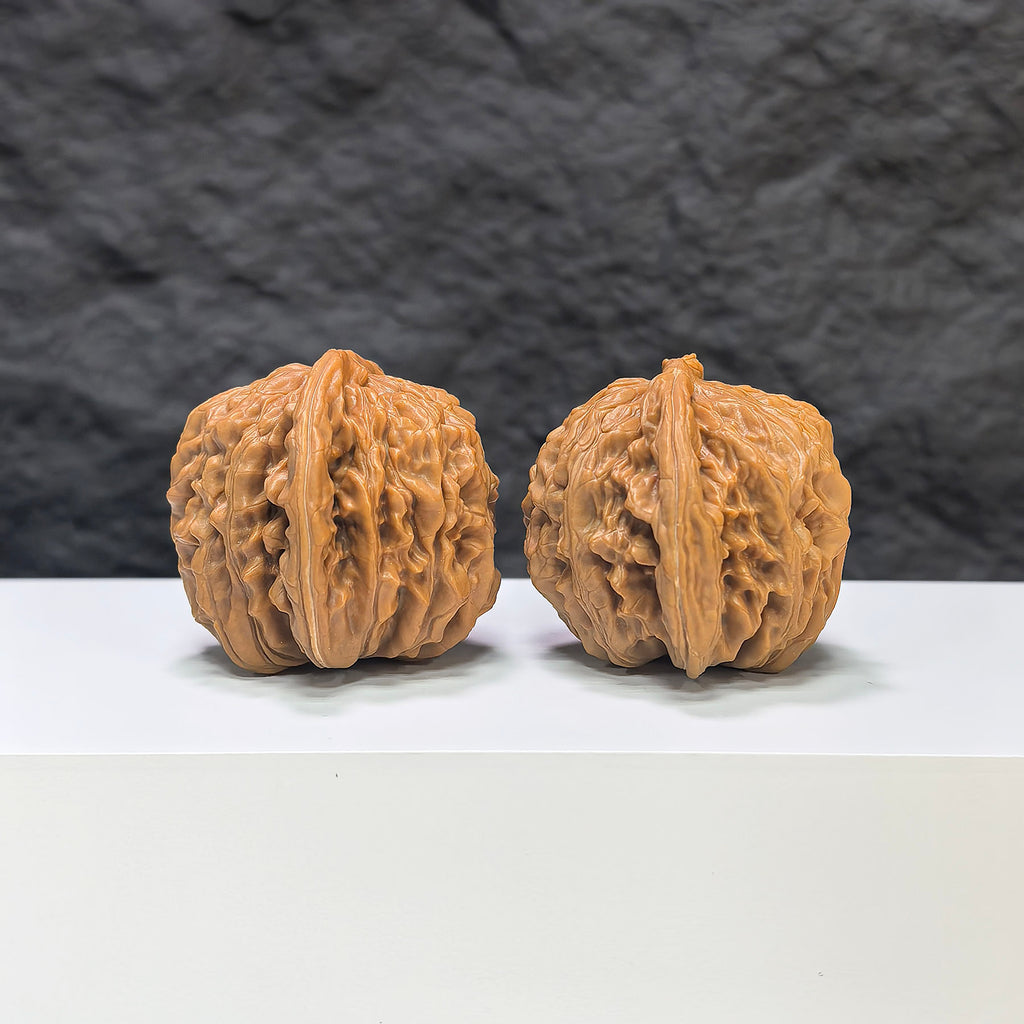 Selected grade Wenwan Walnut from Wenwan Art, four-seat Sizuolou walnut, measuring 4.2×3.8cm, showcasing craftsmanship and natural wood grain.
