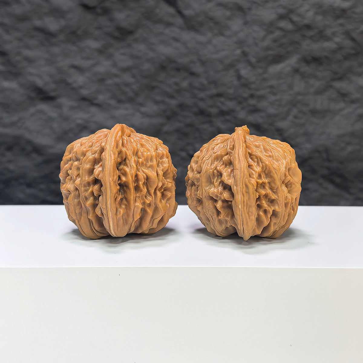Selected grade Wenwan Walnut from Wenwan Art, four-seat Sizuolou walnut, measuring 4.2×3.8cm, showcasing craftsmanship and natural wood grain.