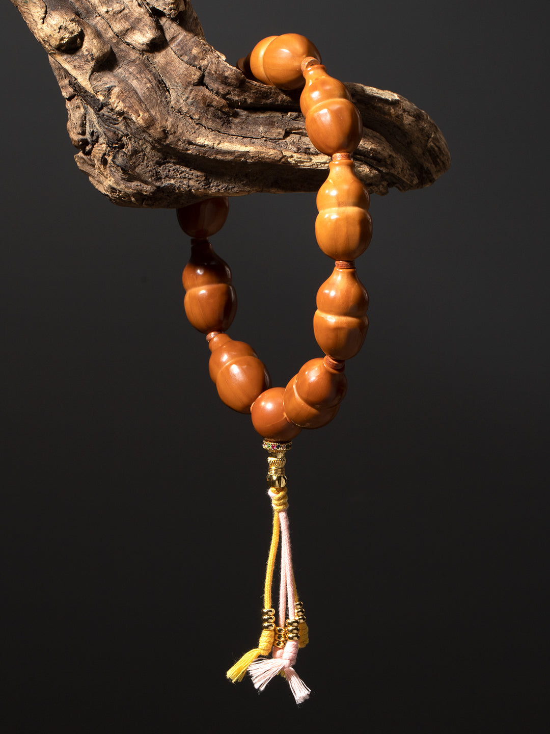 [Zen Collection] Carved Olive Pit Bracelet - Smooth "Double Gourd" Blessing Motif (Jeweled Guru Bead & Pastel Tassel) | 精工橄欖核雕手串「寶葫蘆 / 福祿延綿」 溫潤素雅文玩手串