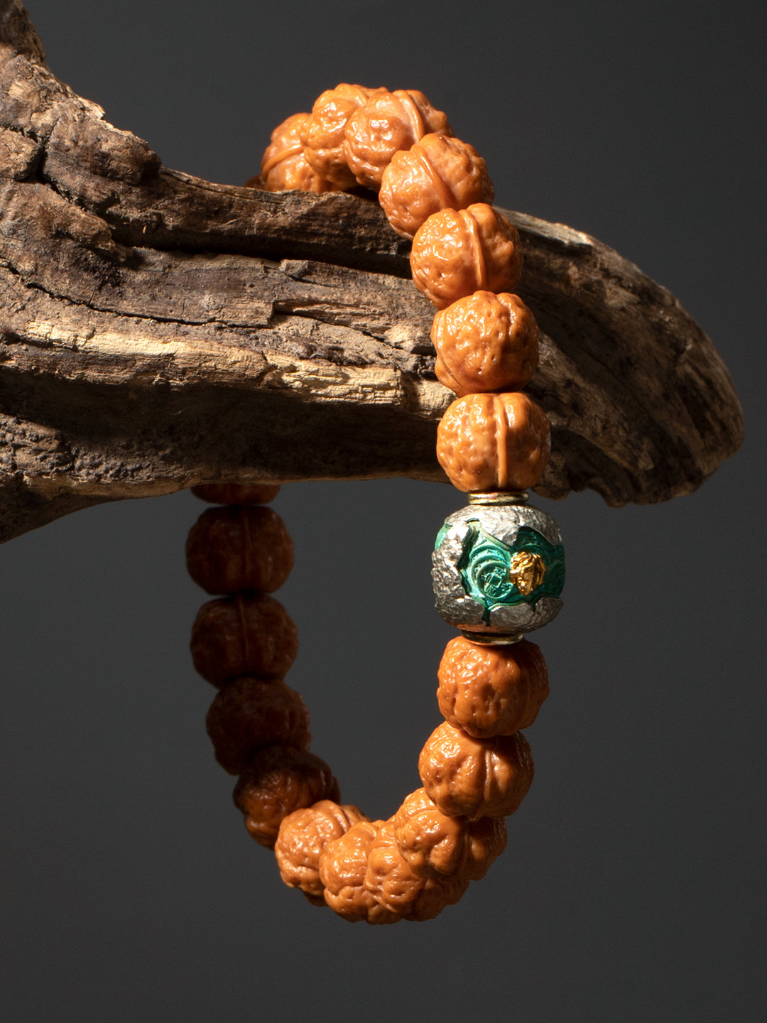 [Zen Collection] Handcarved Monkey Head Walnut Bracelet - "Golden Toad Wealth Guard" Motif (10mm / Silver & Enamel Focal Bead) | 金蟾鎮庫 猴頭核桃雕刻手串 10mm 精致小籽 招財鎮宅文玩手串