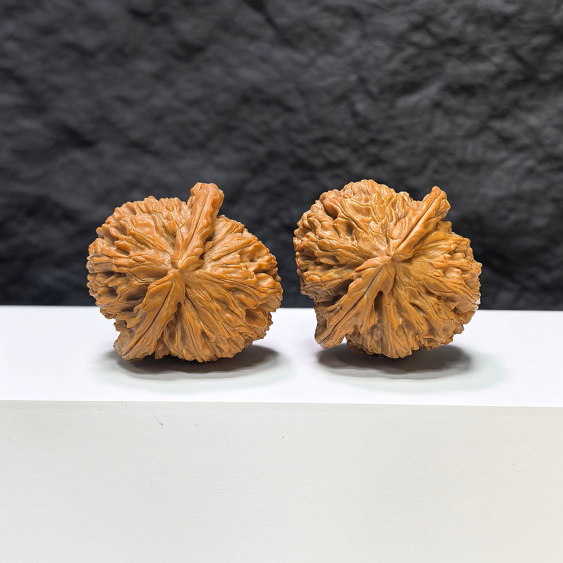 【收藏級】球形白獅子 文玩核桃 (4.1 × 4.1cm) | [Collector's Grade] Spherical White Lion Walnut (4.1 × 4.1cm) - SKU: BSZ-1A0
