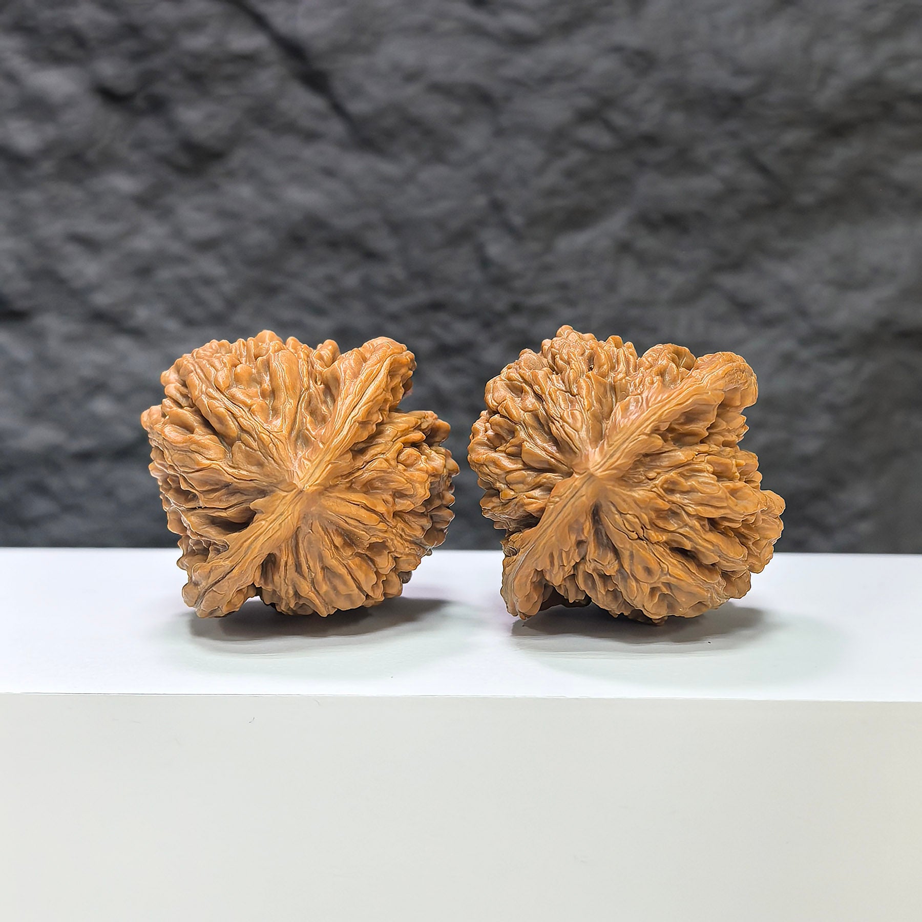 Wenwan Art Sizuolou Classic Wenwan Walnut pair, 42mm x 41mm, showcasing detailed natural wood grain and smooth polished surface.