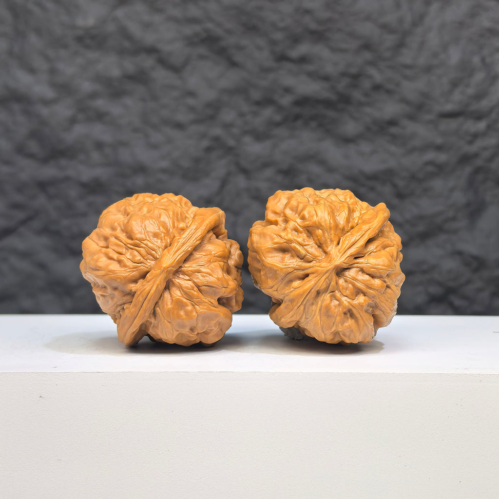 Wenwan Art Toad Crystal Frog Wenwan Walnut pair, 32mm x 34mm, featuring detailed frog and toad crystal carvings.