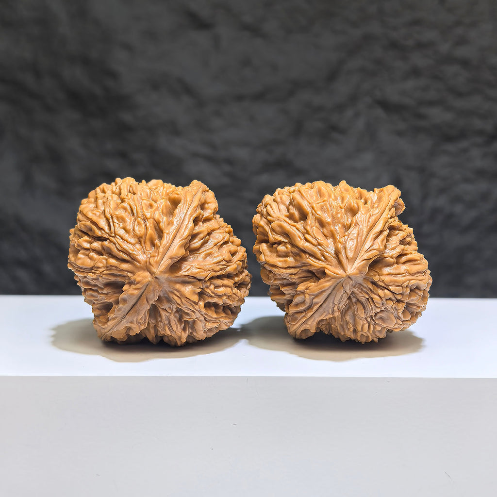 【收藏級】桃心凹底南疆石 文玩核桃 (3.9 × 4.1cm) | [Collector's Grade] Peach Heart Concave Base Nanjiangstone Walnut (3.9 × 4.1cm) - SKU: TXBDNJS-1Z3