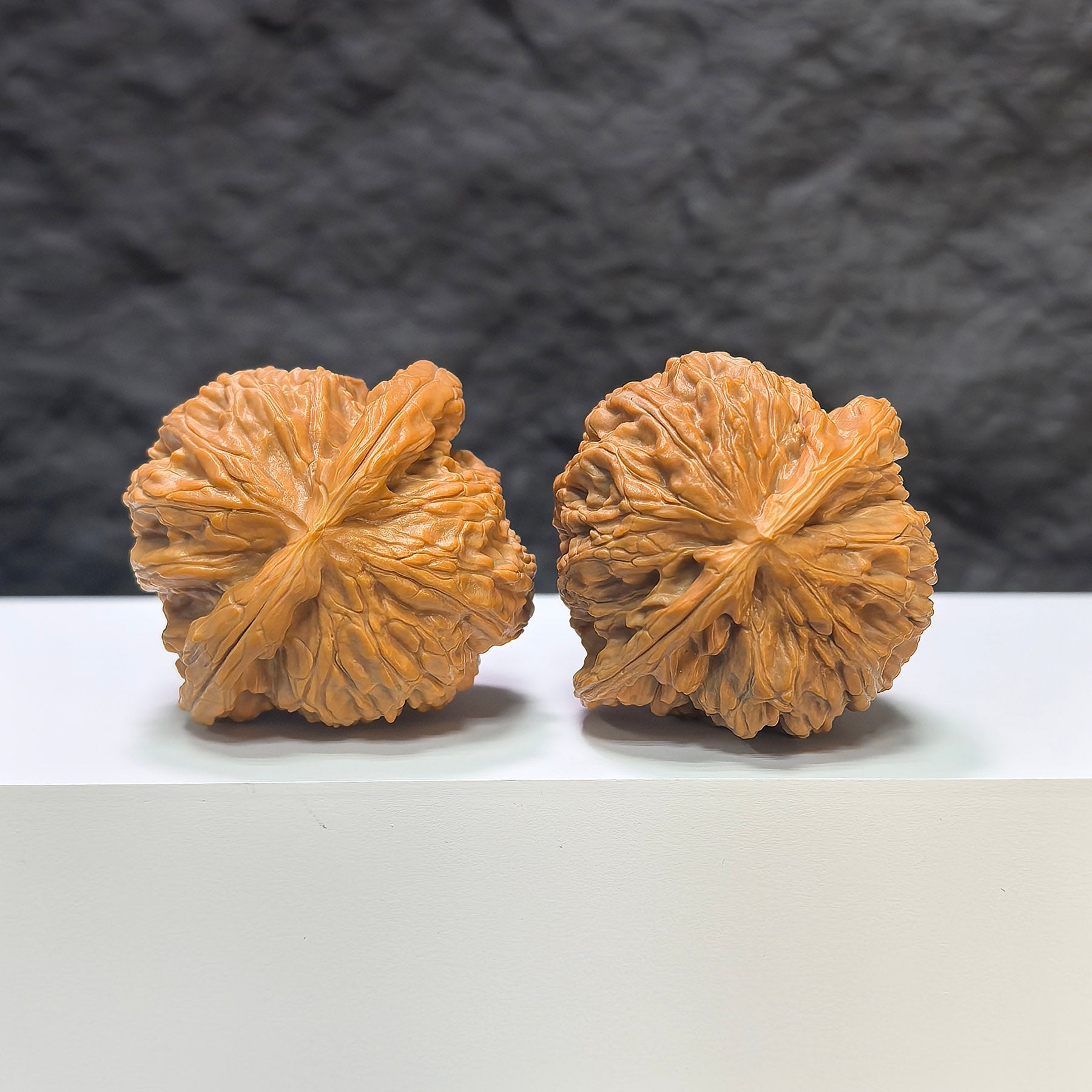 【收藏級】球形白獅子 文玩核桃 (4.4 × 4.3cm) | [Collector's Grade] Spherical White Lion Walnut (4.4 × 4.3cm) - SKU: BSZ-1A1
