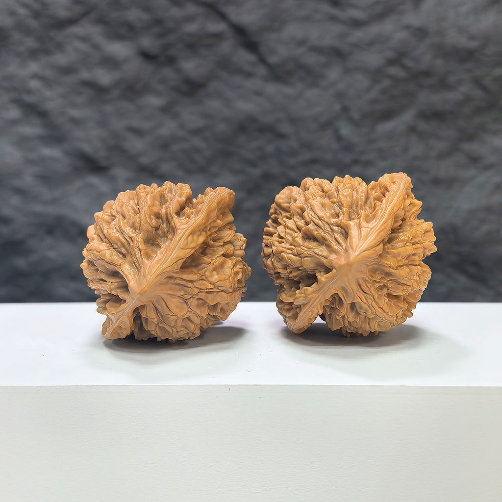 Wenwan Art official hat-themed Wenwan walnut pair, 44mm x 40mm, featuring detailed carved designs and natural walnut textures.
