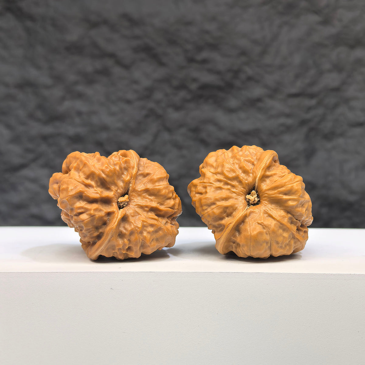 Wenwan Art Toad Crystal Frog Wenwan Walnut pair, 32x38mm, decorative carved stone figurines with intricate details.