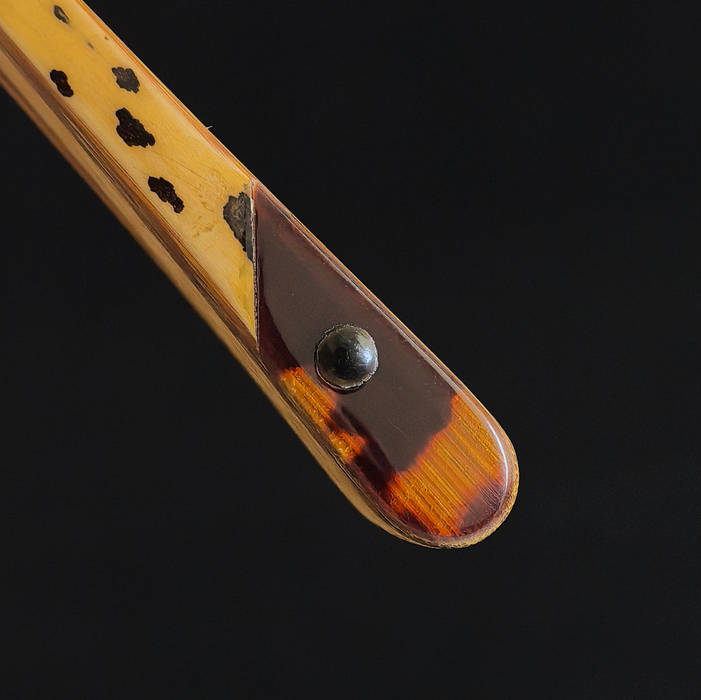 Master Chen Yunfeng Meilu Leopard-Pattern Bamboo Fan w/ Tortoiseshell-Style Inlay - "Beauty Shoulder" Small Eggplant Head (9.3 Inch / 16 Ribs) | 陳雲峰手作 梅麓豹紋雙合玳瑁彩粘片 美人肩小茄頭 9.3寸16方2.0