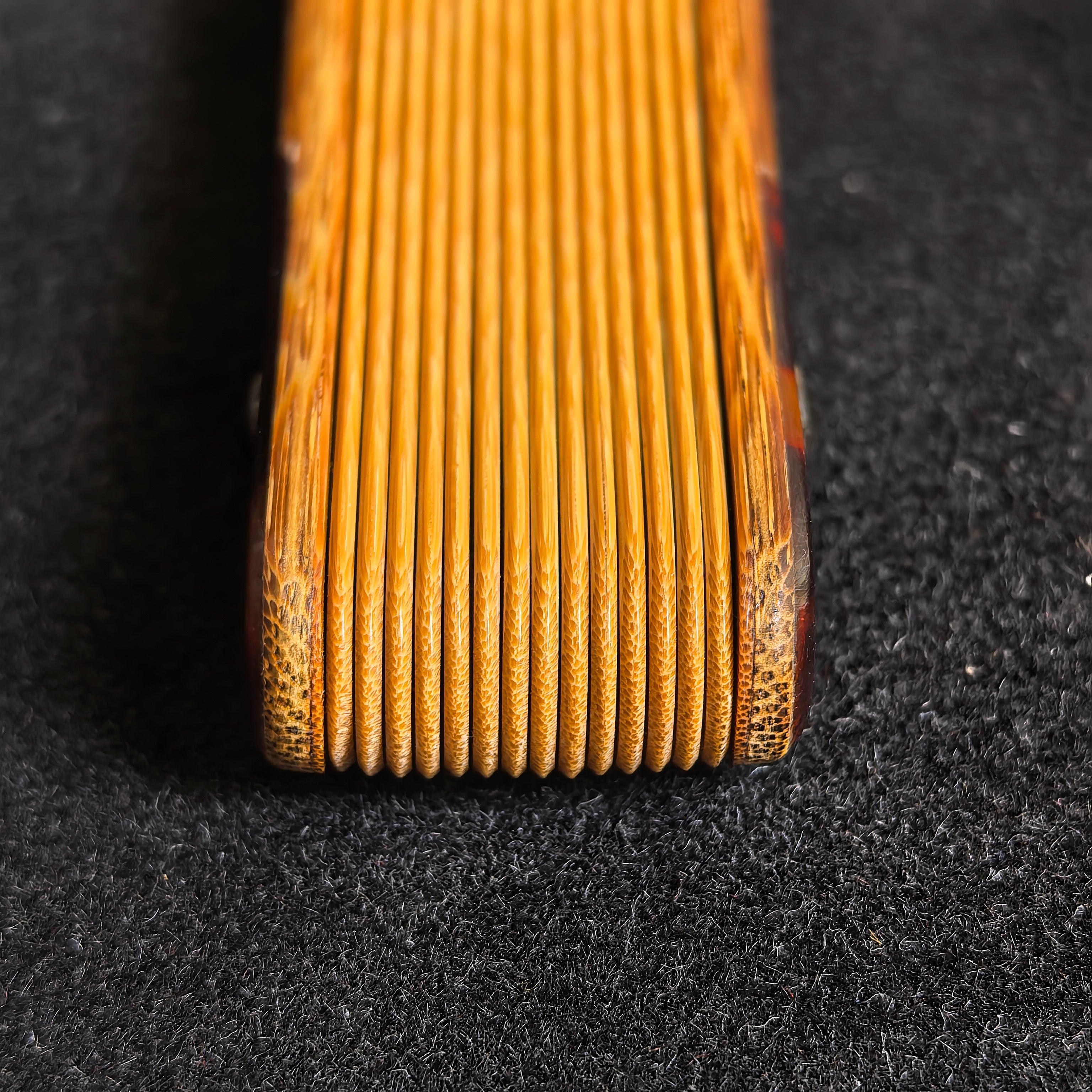 Master Chen Yunfeng Meilu Leopard-Pattern Bamboo Fan w/ Tortoiseshell-Style Inlay - "Beauty Shoulder" Small Eggplant Head (9.3 Inch / 16 Ribs) | 陳雲峰手作 梅麓豹紋雙合玳瑁彩粘片 美人肩小茄頭 9.3寸16方2.0