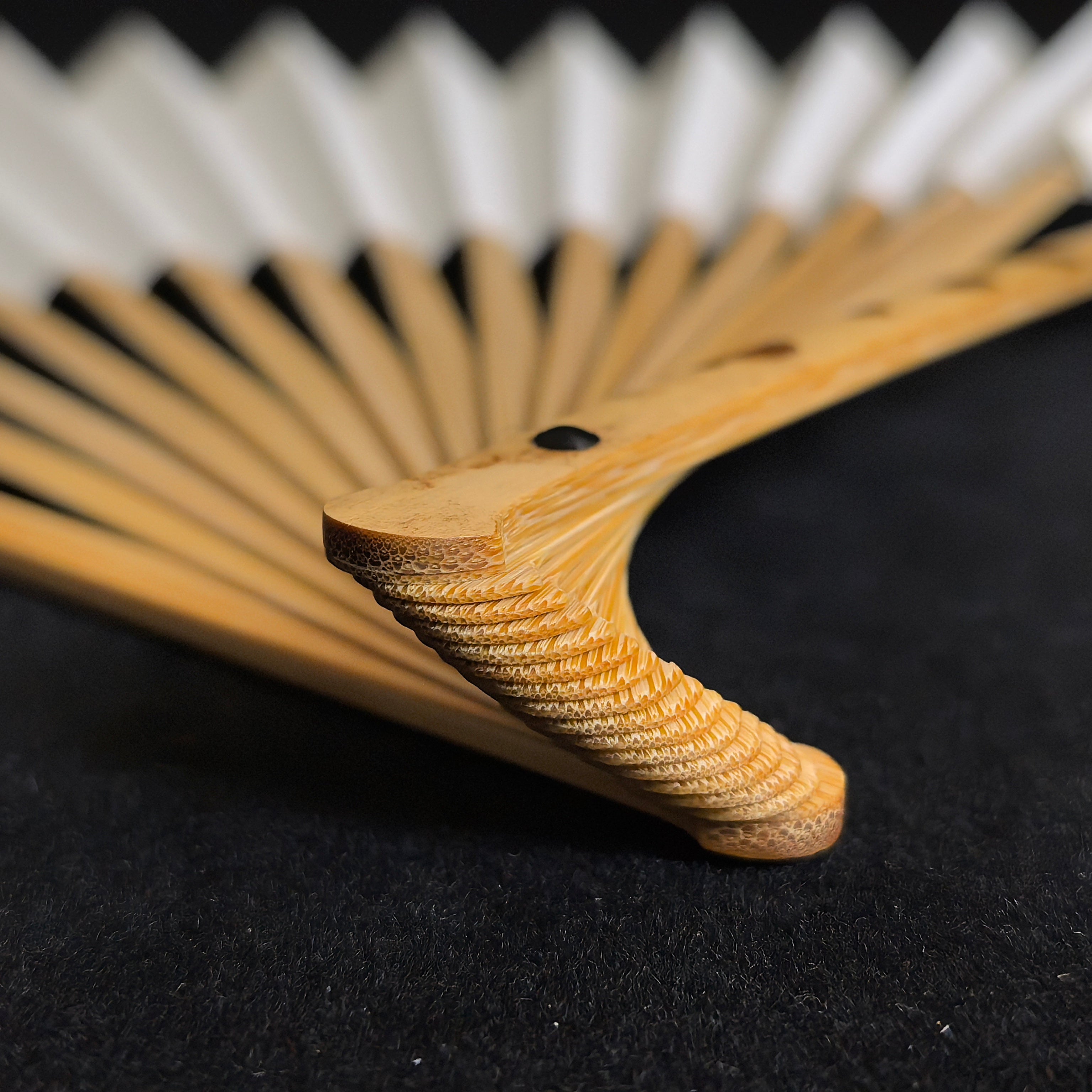 [Master Shen Changrong] Yunfei Cloud-Spotted Bamboo Fan - Qing-Dynasty "Temple Gate" & Horse Tooth Head (9.5 Inch / 16 Ribs) | 安吉沈昌榮手作 雲妃竹 清式廟門 馬牙頭 9.5寸16方2.0