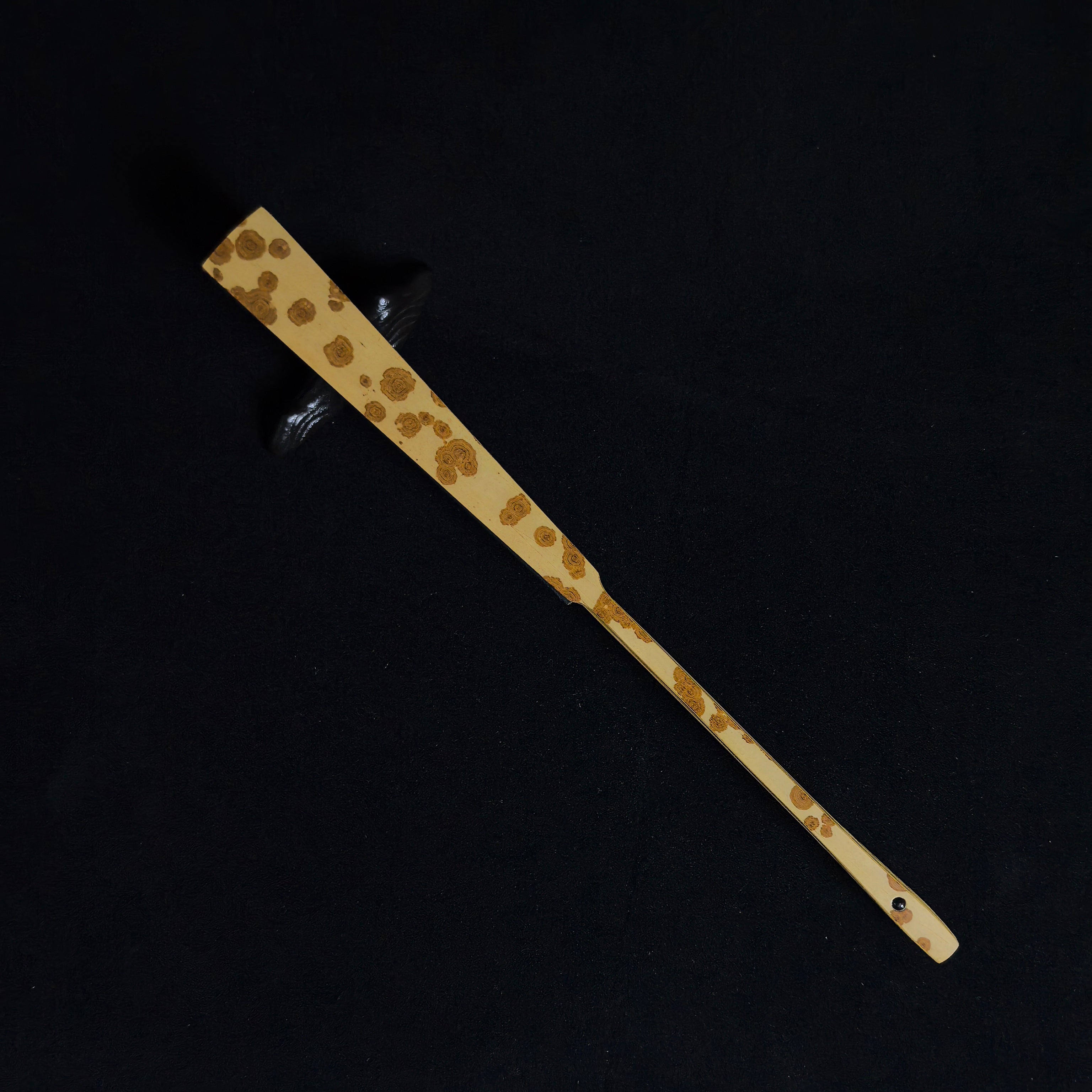 [Master Xu Linyang] Lüchun Yunfei Bamboo Fan w/ Black Gold-Flecked Paper - "Temple Gate" Shovel Shoulder & Antique Square Head (8.5 Inch / 11 Ribs / 2.5 Profile) | 徐林陽手作 綠春雲妃雙合鏟子廟門肩古方頭 8.5寸11方2.5（黑灑金扇面）
