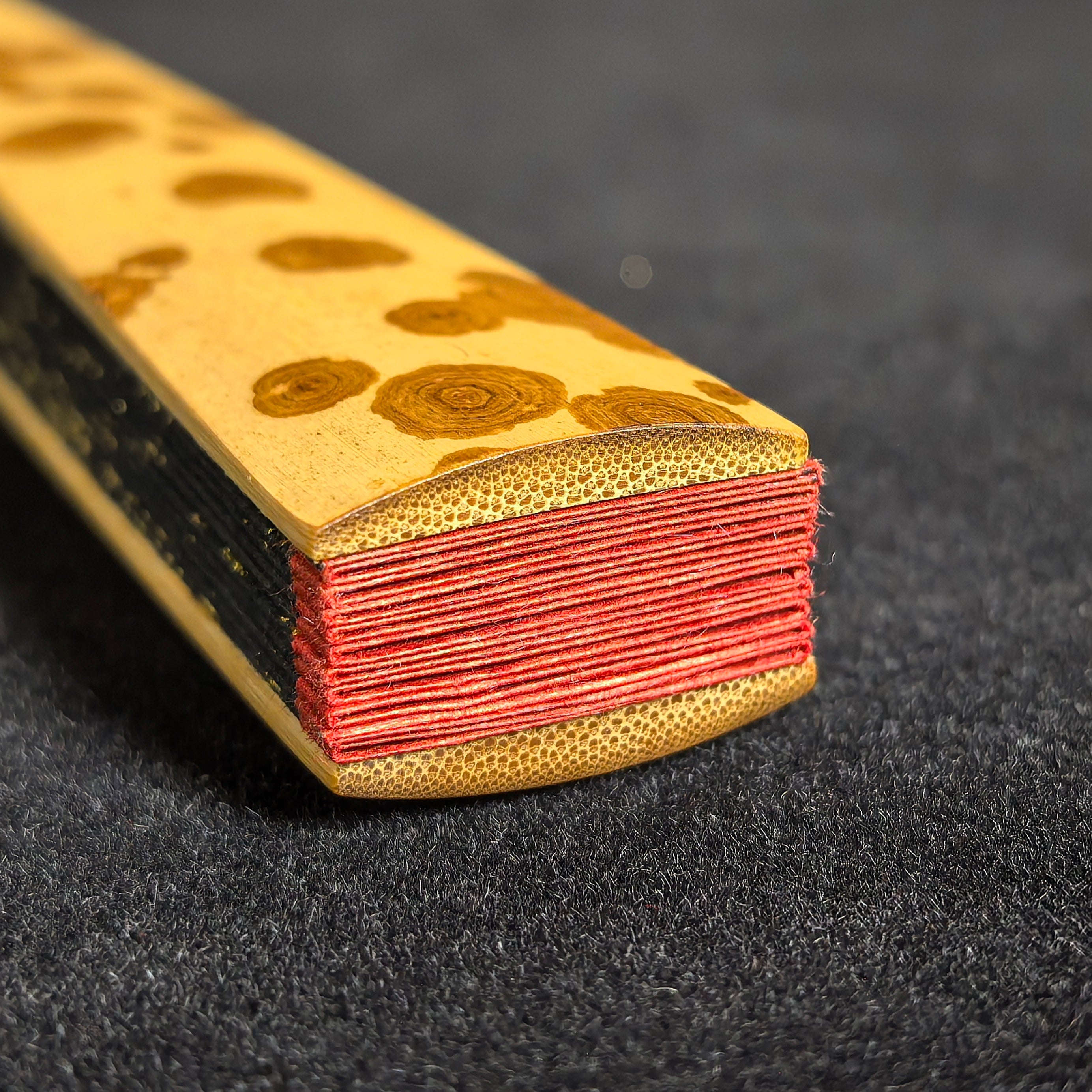 [Master Xu Linyang] Lüchun Yunfei Bamboo Fan w/ Black Gold-Flecked Paper - "Temple Gate" Shovel Shoulder & Antique Square Head (8.5 Inch / 11 Ribs / 2.5 Profile) | 徐林陽手作 綠春雲妃雙合鏟子廟門肩古方頭 8.5寸11方2.5（黑灑金扇面）