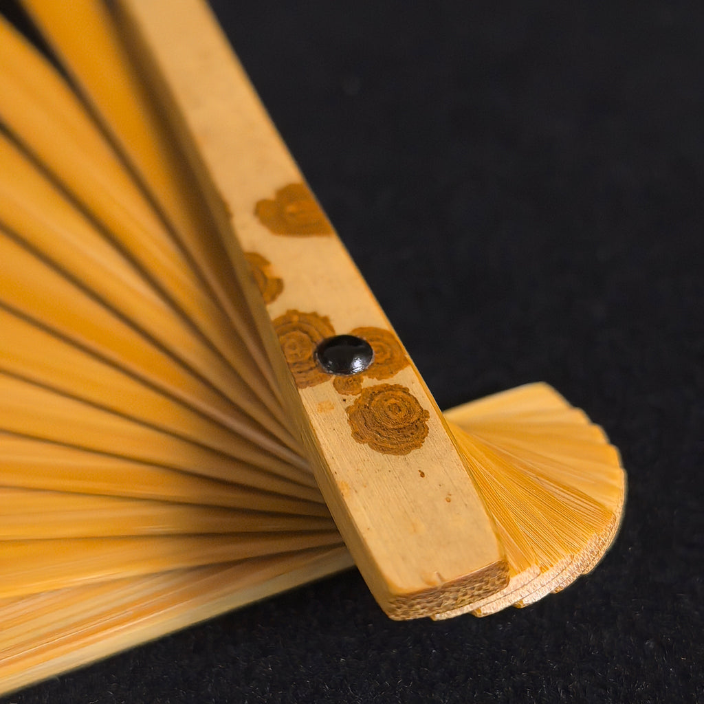 [Master Xu Linyang] Lüchun Yunfei Bamboo Fan w/ Black Gold-Flecked Paper - "Temple Gate" Shovel Shoulder & Antique Square Head (8.5 Inch / 11 Ribs / 2.5 Profile) | 徐林陽手作 綠春雲妃雙合鏟子廟門肩古方頭 8.5寸11方2.5（黑灑金扇面）