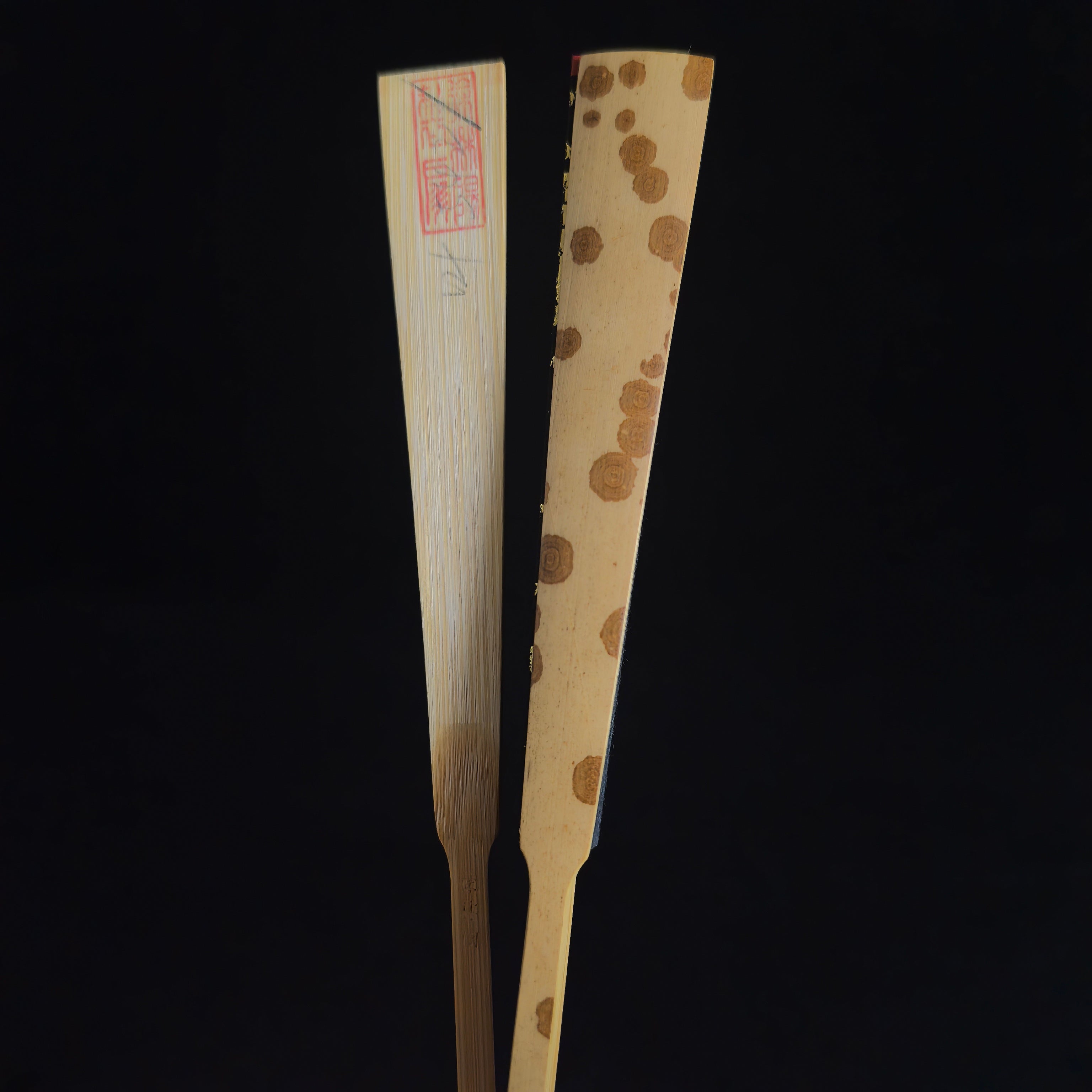 [Master Xu Linyang] Lüchun Yunfei Bamboo Fan w/ Black Gold-Flecked Paper - "Temple Gate" Shovel Shoulder & Antique Square Head (8.5 Inch / 11 Ribs / 2.5 Profile) | 徐林陽手作 綠春雲妃雙合鏟子廟門肩古方頭 8.5寸11方2.5（黑灑金扇面）