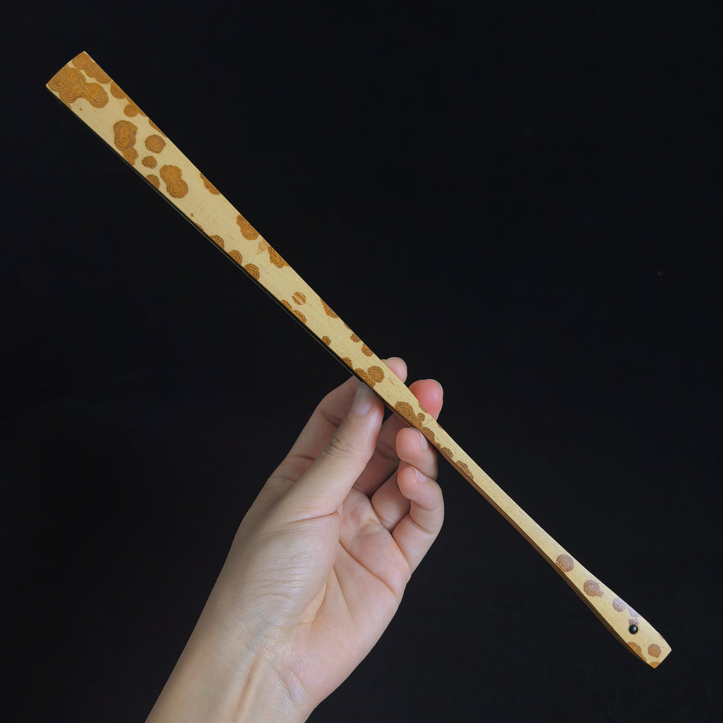 [Master Zou Chunming] Yunfei Bamboo Fan w/ Black Gold-Flecked Paper - "Beauty Shoulder" Ban-Qin Antique Square Head (9.5 Inch / 16 Ribs) | 鄒春明手作 雲妃竹雙合青 美人肩半琴古方頭 9.5寸16方2.0（黑灑金扇面）