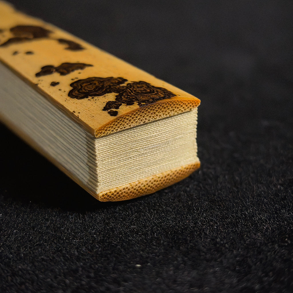 [Master Zhang Wen'an] Malipo Purple-Pattern Aged Yunfei Bamboo Fan - Qing "Temple Gate" & Antique Square Head (9.5 Inch / 16 Ribs) | 張文安手作 麻栗坡紫花老雲妃 廟門肩古方頭 9.5寸16方2.0