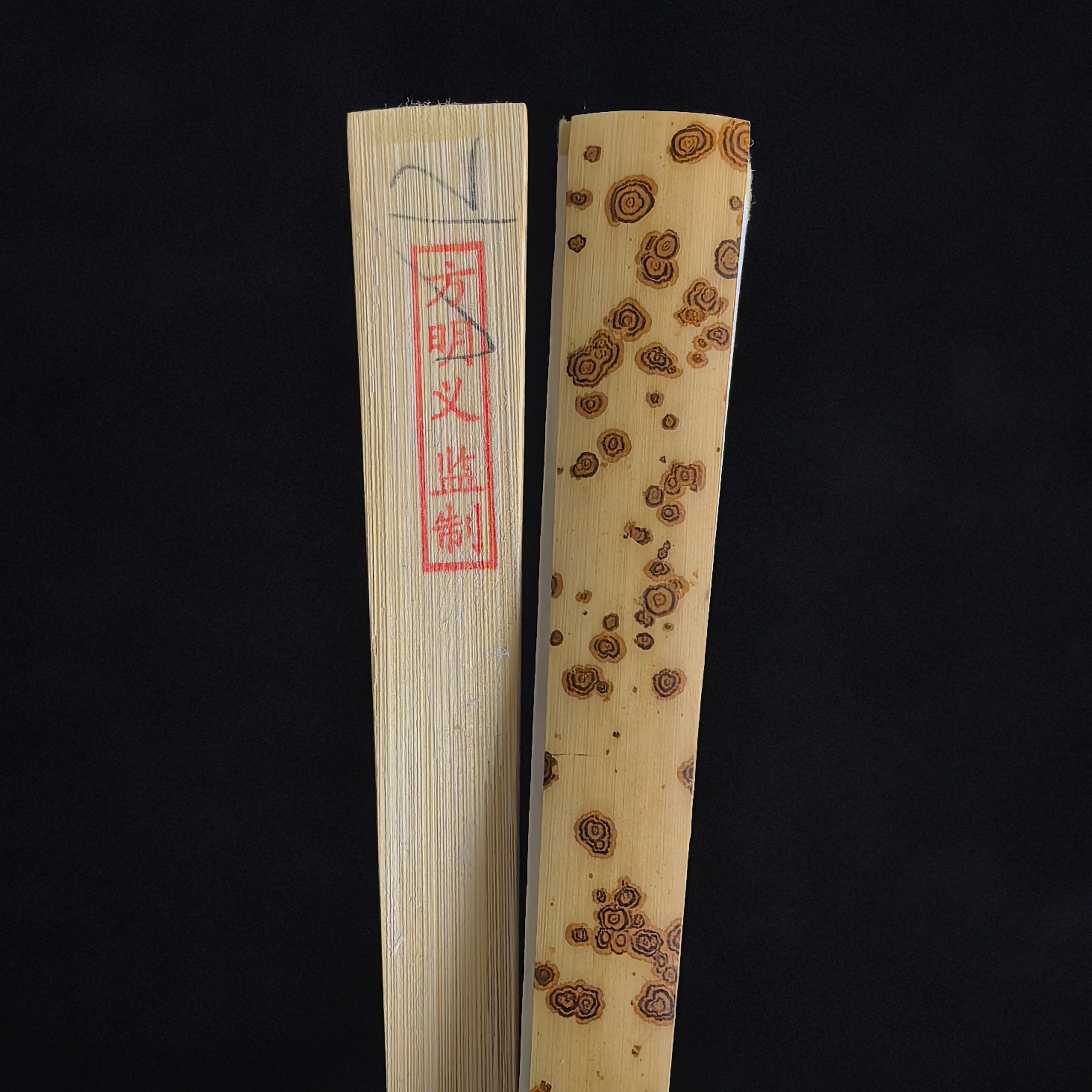 [Supervised by Master Fang Mingyi] Lüchun Yunfei Bamboo Fan - "Lantern Pole" Straight Square Head (9.5 Inch / 16 Ribs) | 方明義監製 雲妃綠春挑灯直方頭 9.5寸16方2.0