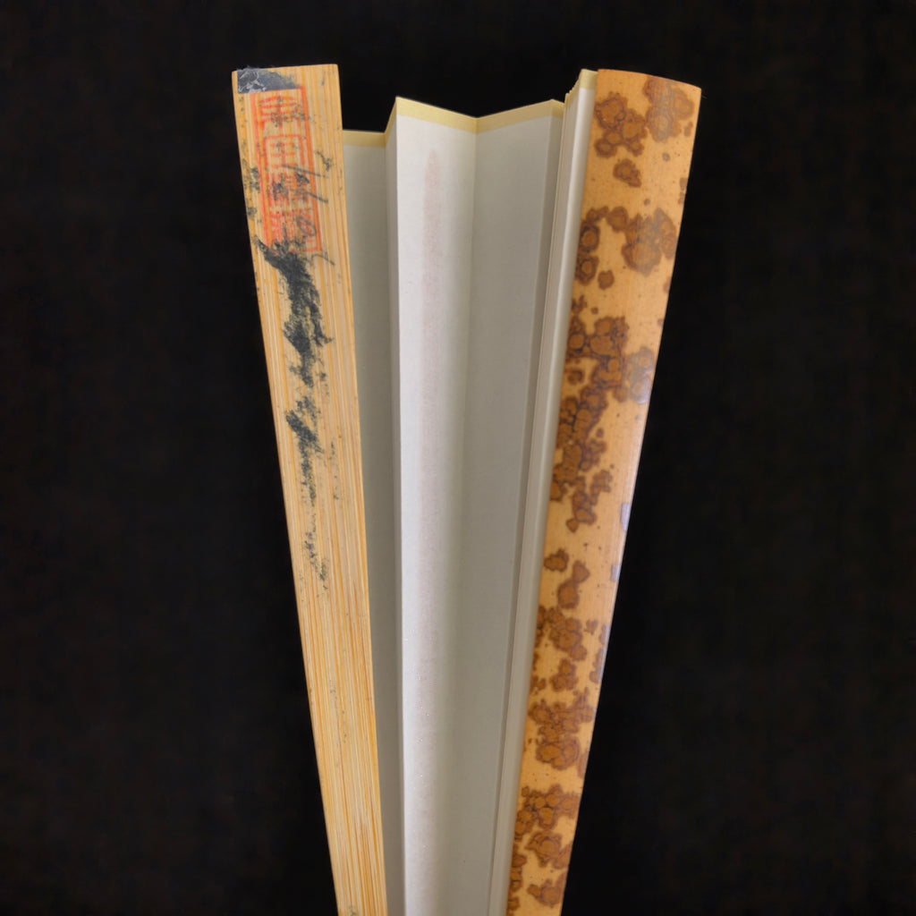 [Master Yu Quan] Aged Yunfei Bamboo Fan - Concealed Qing "Temple Gate" & Horse Tooth Head (9.5 Inch / 16 Ribs) | 余全手作 老雲妃竹 隱形清式廟門肩馬牙頭 9.5寸16方2.0