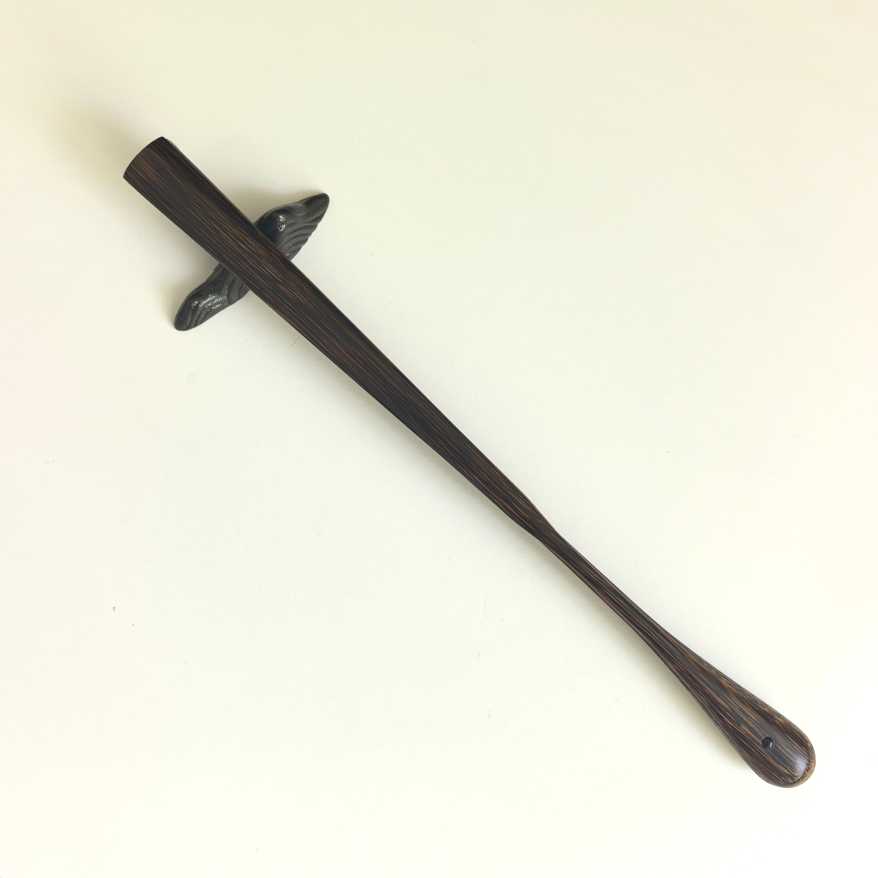 [Master Yu Sihai] Handcrafted Vietnam Black Palm Wood Fan w/ Black Gold-Flecked Paper - "Beauty Shoulder" Large Eggplant Head (9.5 Inch / 18 Ribs) | 余四海手作 越南黑棕 美人肩大茄頭 9.5寸18方2.0（黑灑金扇面）