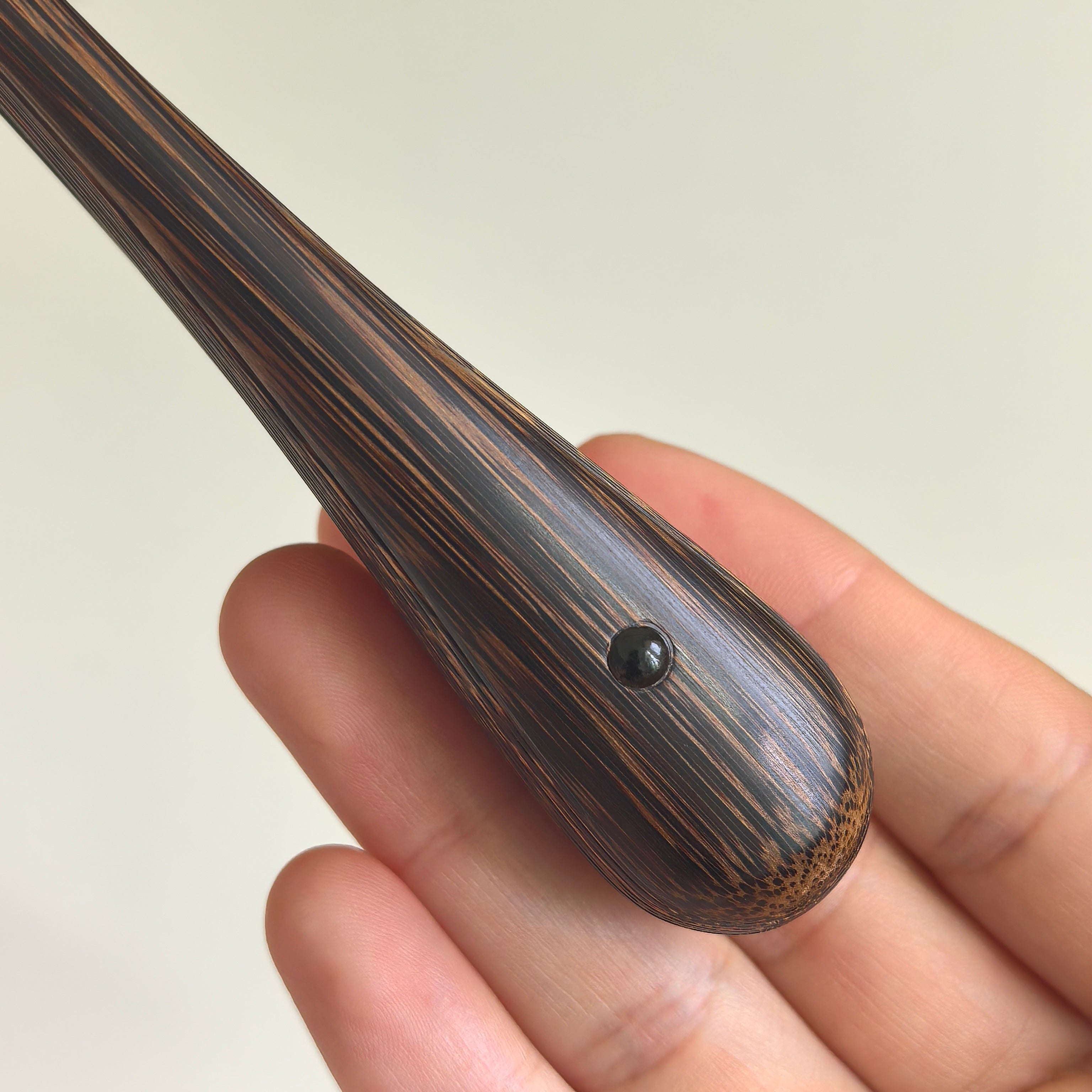 [Master Yu Sihai] Handcrafted Vietnam Black Palm Wood Fan w/ Black Gold-Flecked Paper - "Beauty Shoulder" Large Eggplant Head (9.5 Inch / 18 Ribs) | 余四海手作 越南黑棕 美人肩大茄頭 9.5寸18方2.0（黑灑金扇面）