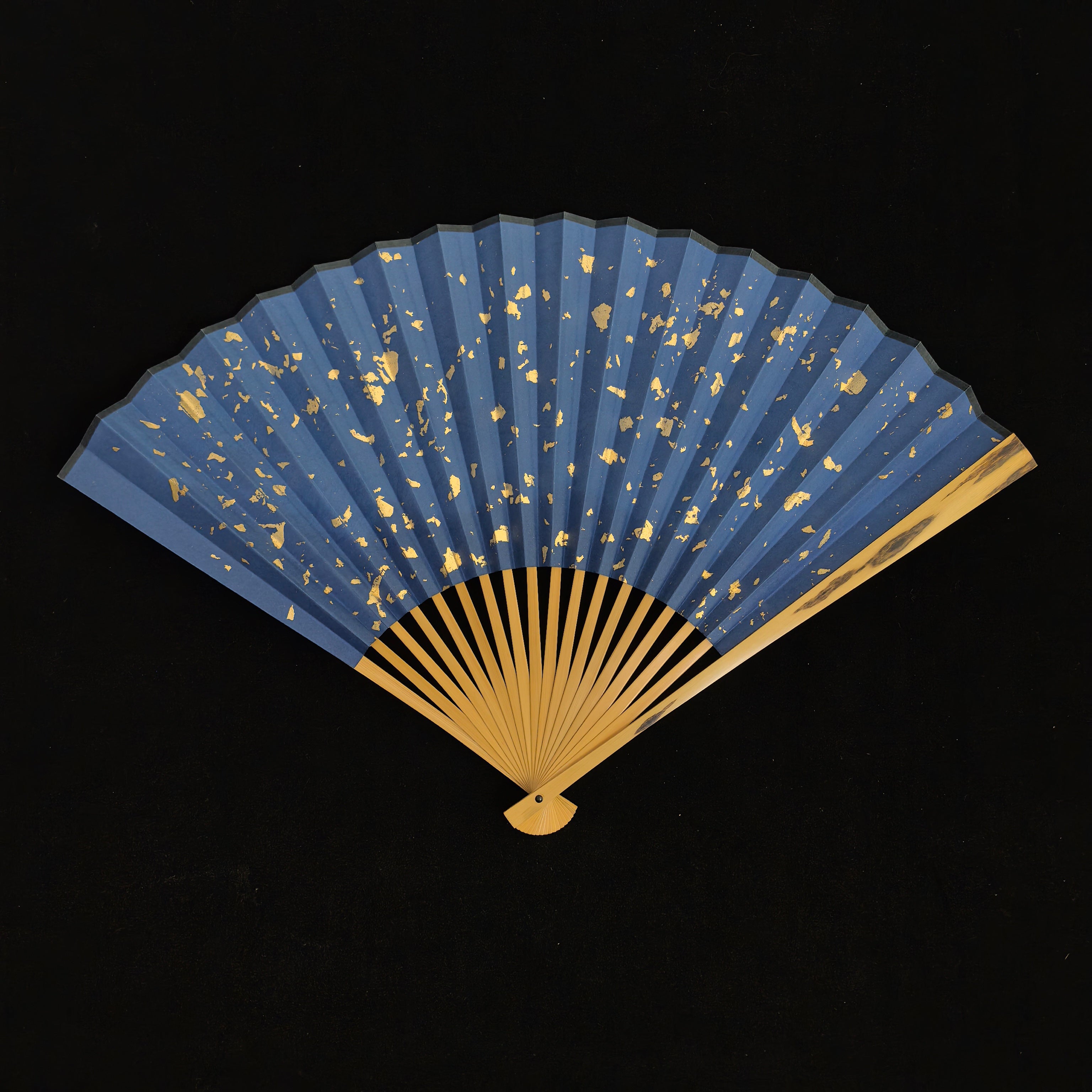 [Master Shen Changrong] Peeled Black Phoenix-Eye Bamboo Fan w/ Blue Gold-Flecked Paper - "Lantern Pole" Straight Square Head (9.5 Inch / 18 Ribs) | 沈昌榮手作 黑鳳眼（去皮）藍灑金扇面 無肩挑燈直方頭 9.5寸18方2.0