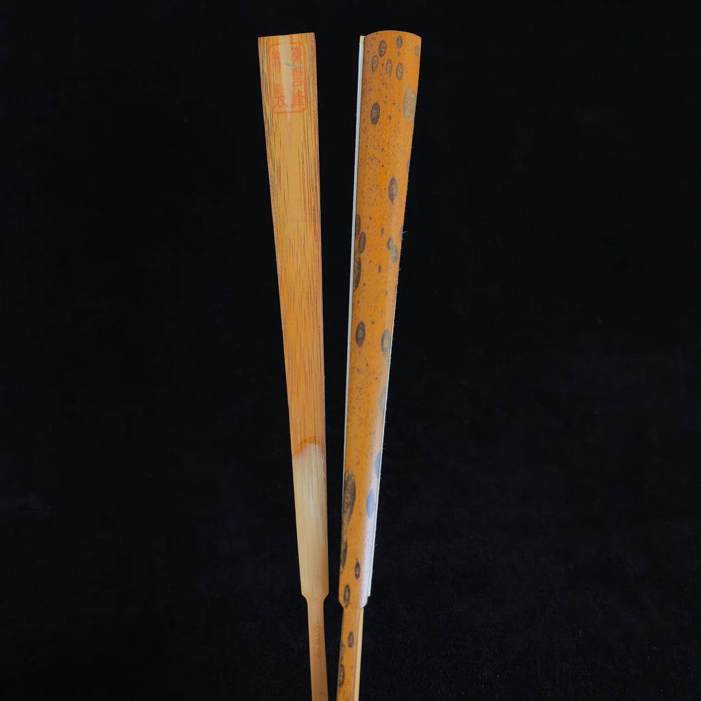 [Master Chen Yunfeng] Rare Aged Meilu Bamboo Fan - "White-Flake Soy-Sauce Base", Qing "Temple Gate" & Horse Tooth Head (9.5 Inch / 16 Ribs) | 陳雲峰手作 稀缺老梅麓白花醬油底 廟門肩馬牙頭 9.5寸16方2.0