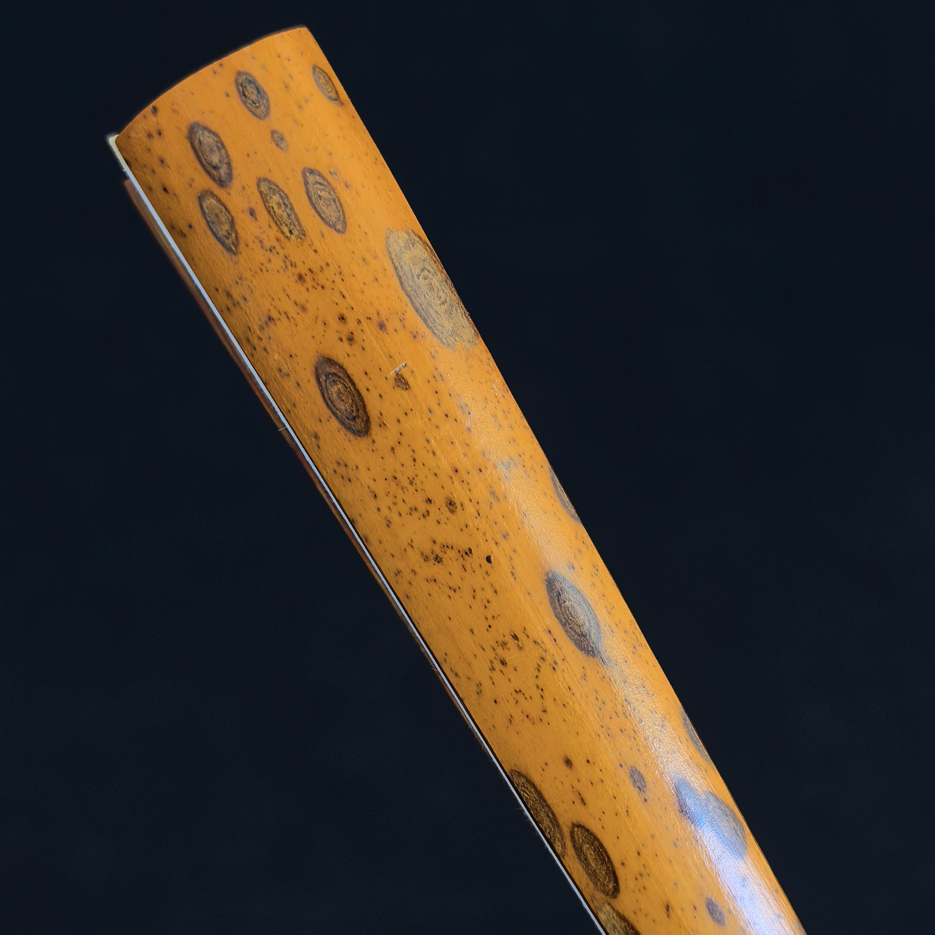 [Master Chen Yunfeng] Rare Aged Meilu Bamboo Fan - "White-Flake Soy-Sauce Base", Qing "Temple Gate" & Horse Tooth Head (9.5 Inch / 16 Ribs) | 陳雲峰手作 稀缺老梅麓白花醬油底 廟門肩馬牙頭 9.5寸16方2.0