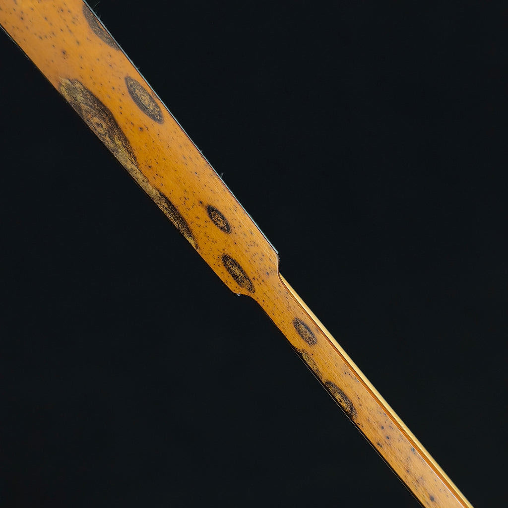 [Master Chen Yunfeng] Rare Aged Meilu Bamboo Fan - "White-Flake Soy-Sauce Base", Qing "Temple Gate" & Horse Tooth Head (9.5 Inch / 16 Ribs) | 陳雲峰手作 稀缺老梅麓白花醬油底 廟門肩馬牙頭 9.5寸16方2.0