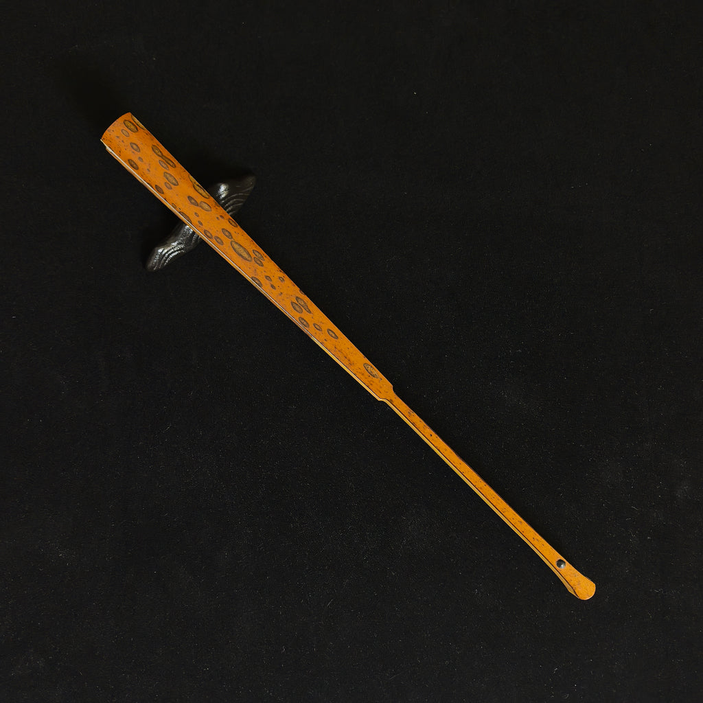 [Master Chen Yunfeng] Rare Aged Meilu Bamboo Fan - "White-Flake Soy-Sauce Base", Qing "Temple Gate" & Horse Tooth Head (9.5 Inch / 16 Ribs) | 陳雲峰手作 稀缺老梅麓白花醬油底 廟門肩馬牙頭 9.5寸16方2.0