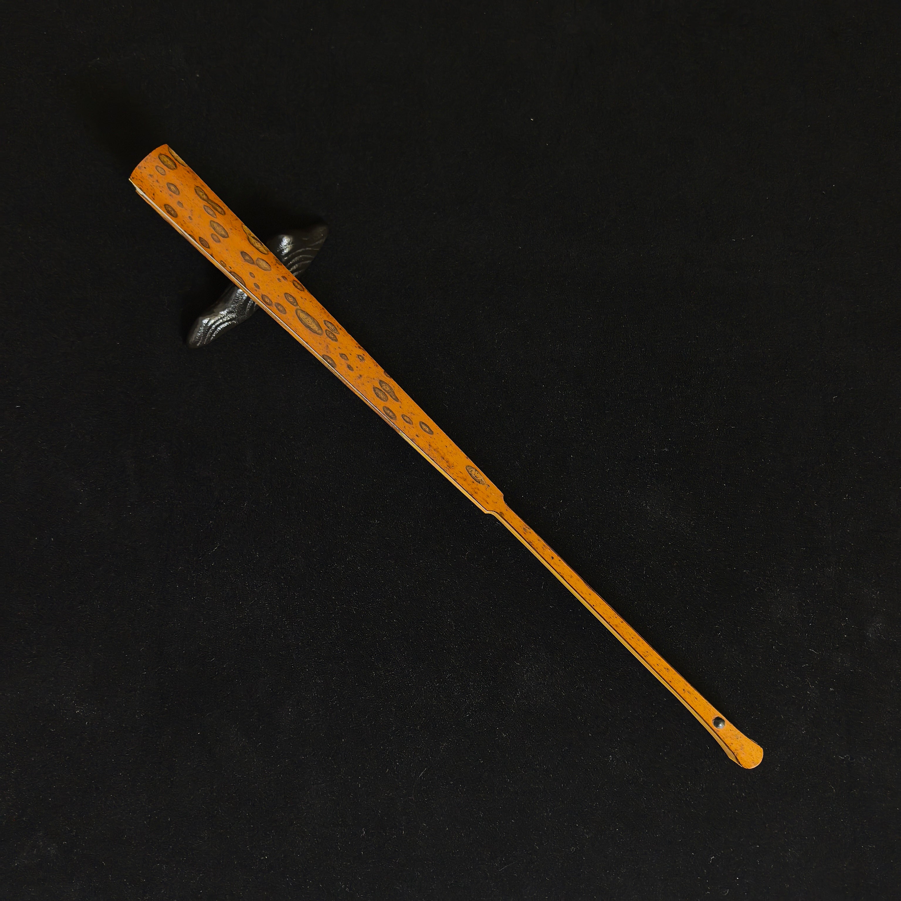 [Master Chen Yunfeng] Rare Aged Meilu Bamboo Fan - "White-Flake Soy-Sauce Base", Qing "Temple Gate" & Horse Tooth Head (9.5 Inch / 16 Ribs) | 陳雲峰手作 稀缺老梅麓白花醬油底 廟門肩馬牙頭 9.5寸16方2.0