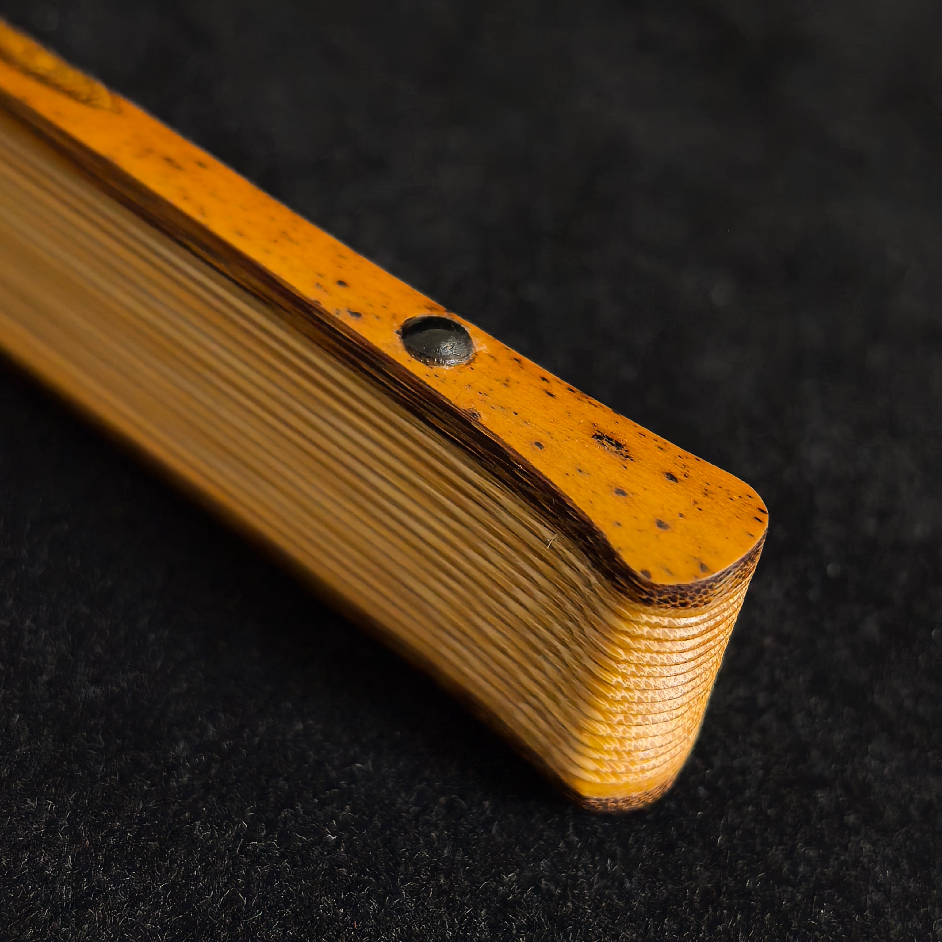 [Master Chen Yunfeng] Rare Aged Meilu Bamboo Fan - "White-Flake Soy-Sauce Base", Qing "Temple Gate" & Horse Tooth Head (9.5 Inch / 16 Ribs) | 陳雲峰手作 稀缺老梅麓白花醬油底 廟門肩馬牙頭 9.5寸16方2.0