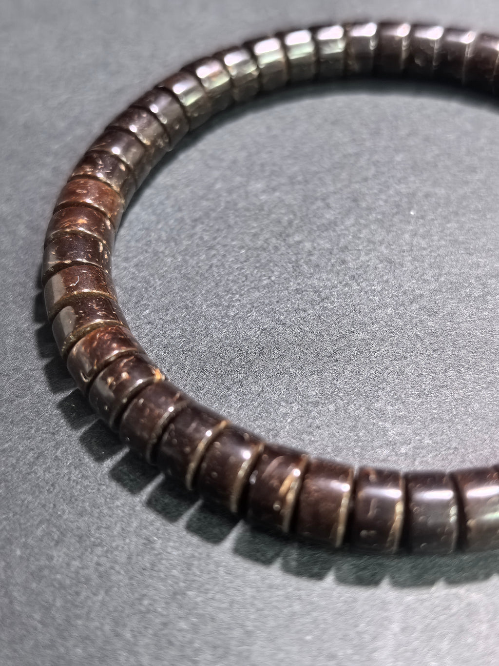 Natural coconut shell straight-cut tablet bracelet by ZenWenwan, 7mm beads, stylish and eco-friendly jewelry accessory.